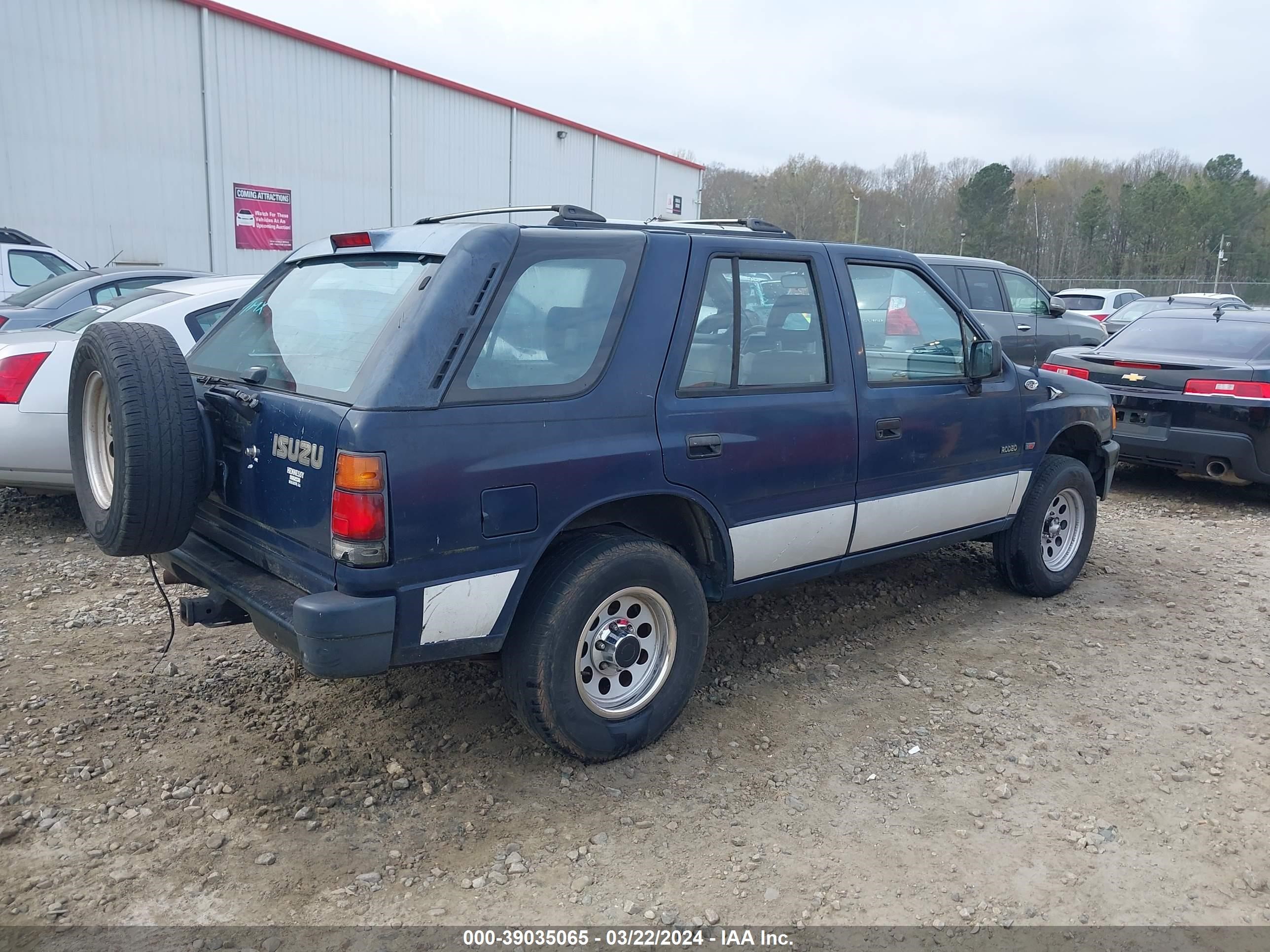 Photo 3 VIN: 4S2CG58V6P4320050 - ISUZU RODEO 