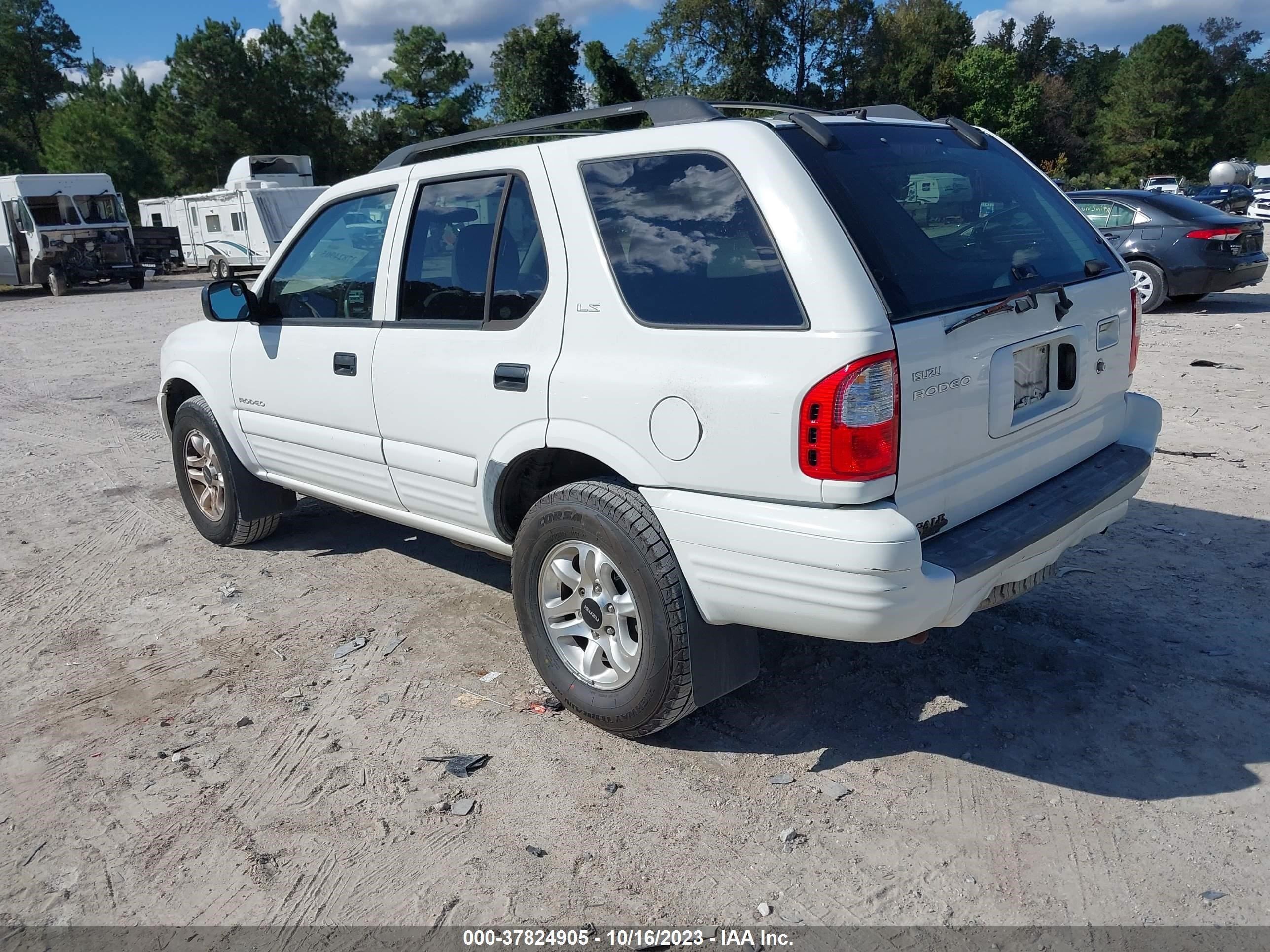 Photo 2 VIN: 4S2CK58W124324541 - ISUZU RODEO 