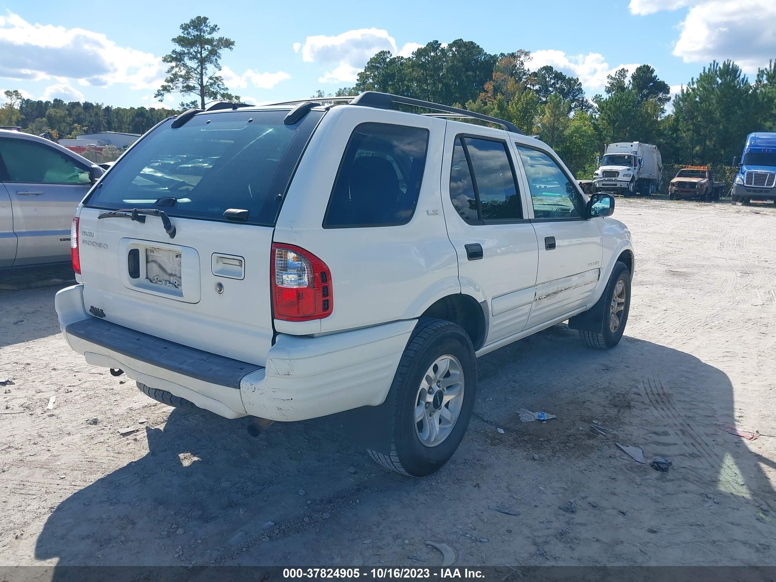 Photo 3 VIN: 4S2CK58W124324541 - ISUZU RODEO 