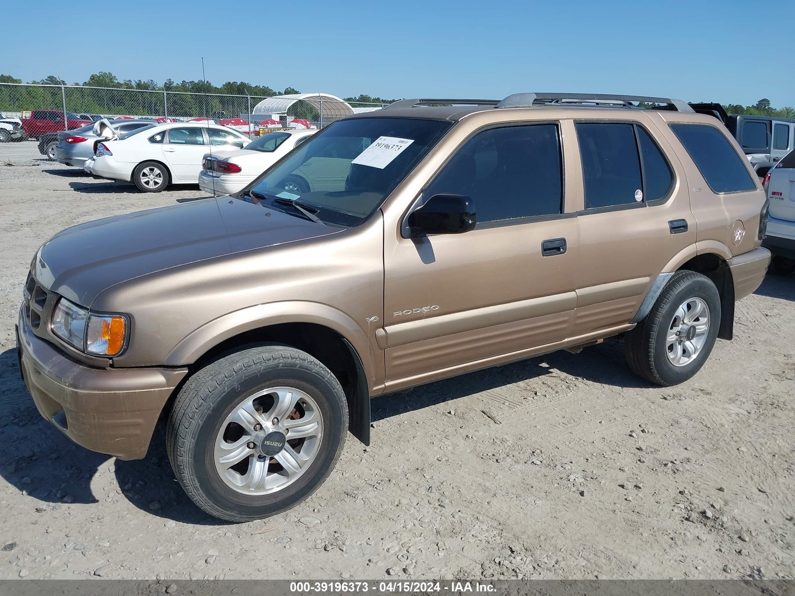 Photo 1 VIN: 4S2CK58W3Y4343309 - ISUZU RODEO 