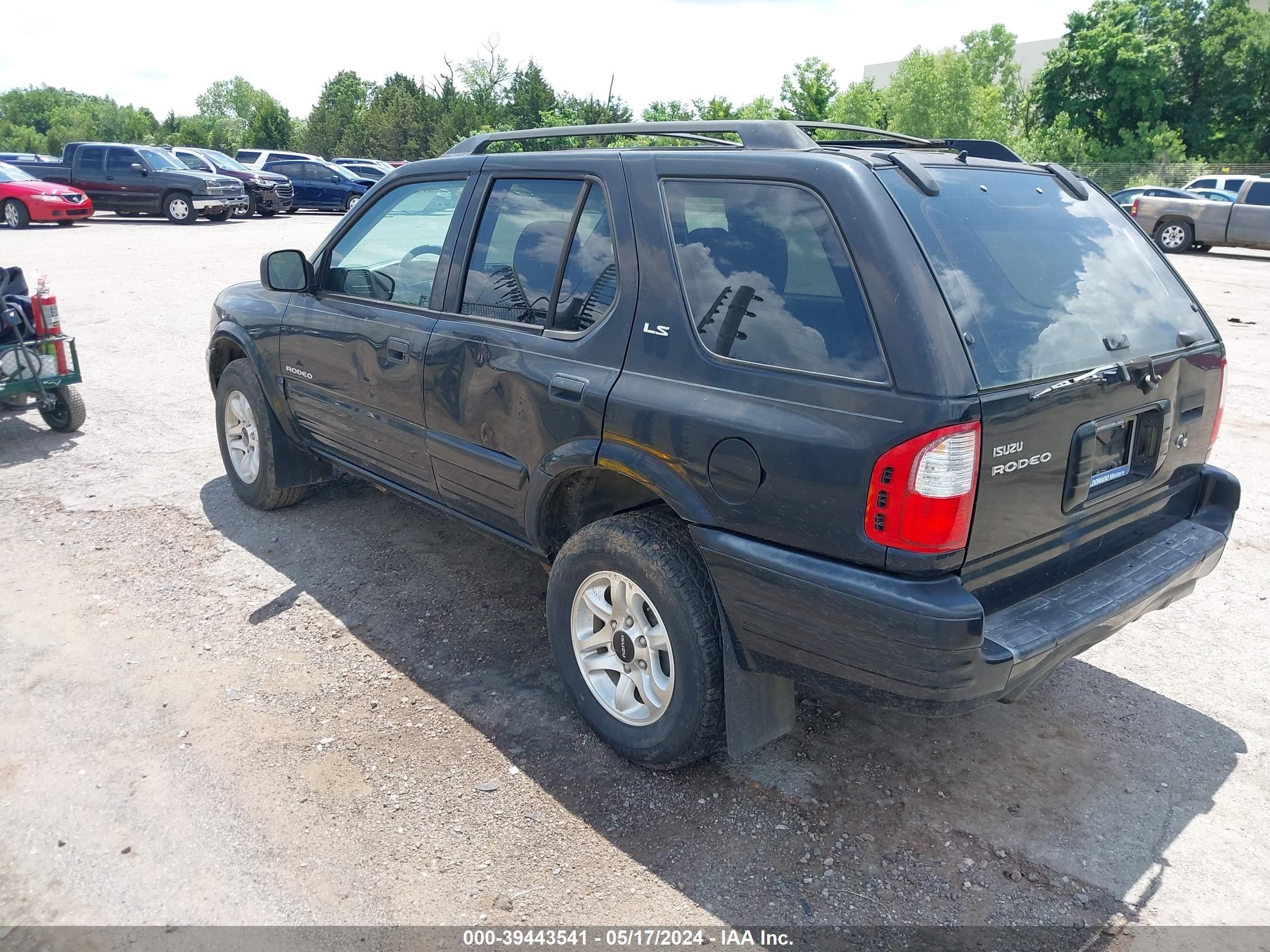 Photo 2 VIN: 4S2CK58W424322007 - ISUZU RODEO 