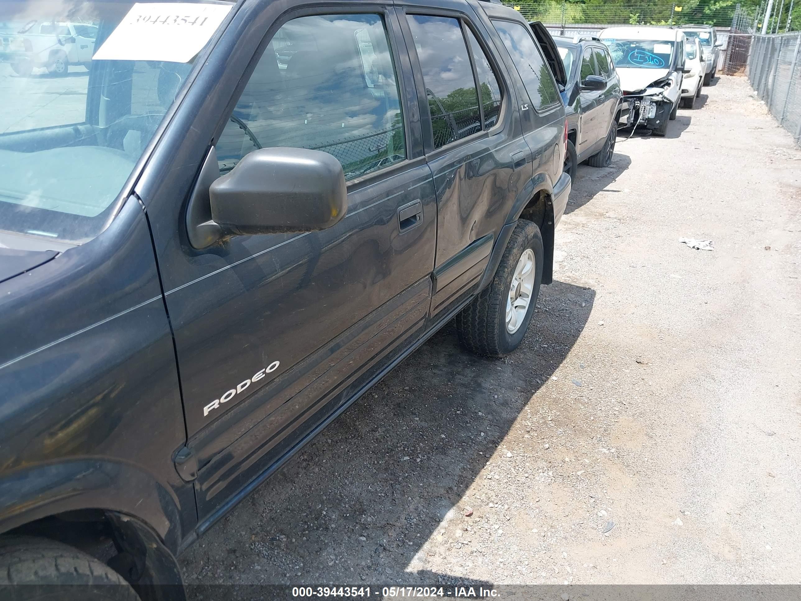 Photo 5 VIN: 4S2CK58W424322007 - ISUZU RODEO 