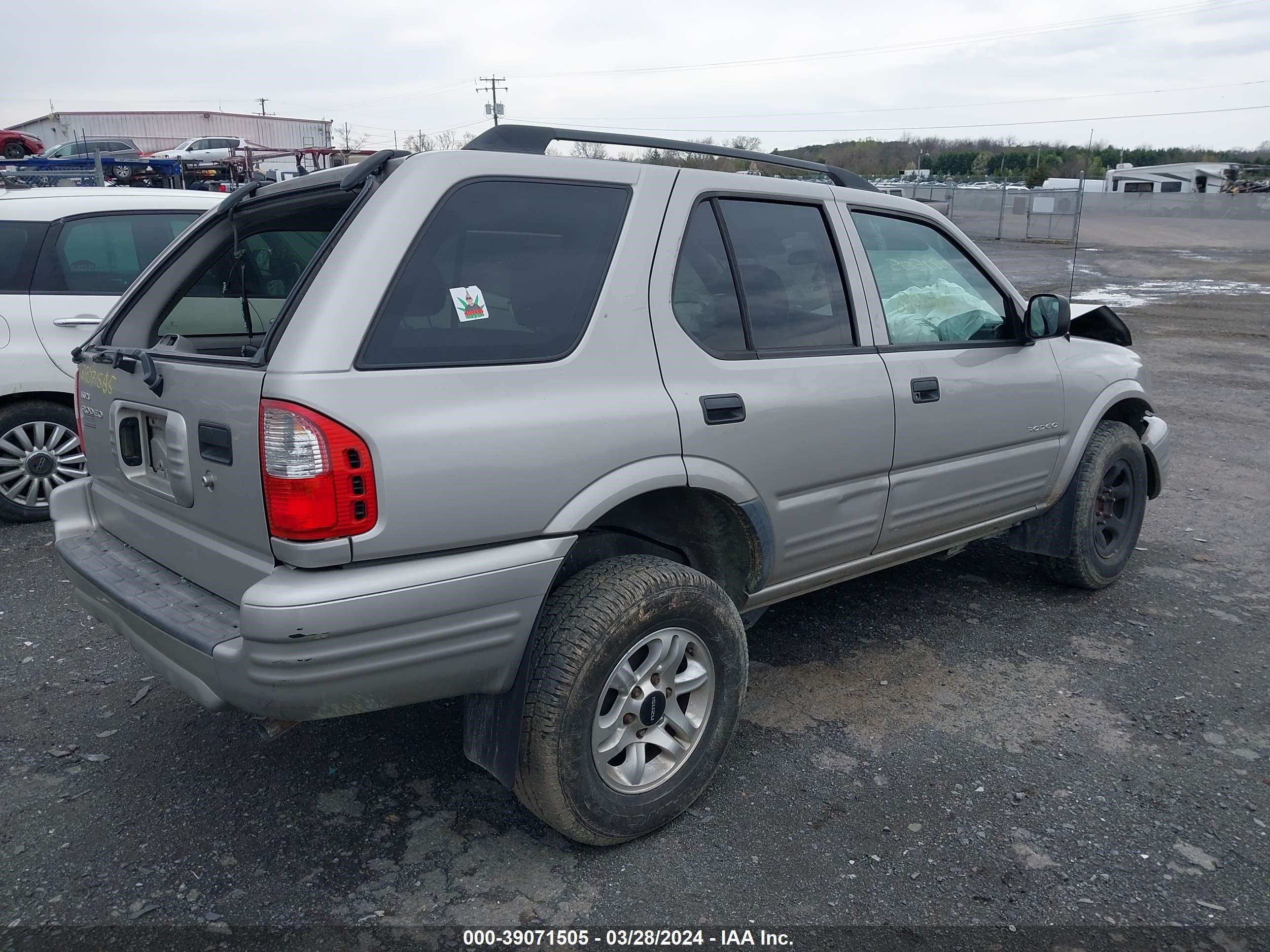 Photo 3 VIN: 4S2CK58W444314671 - ISUZU RODEO 