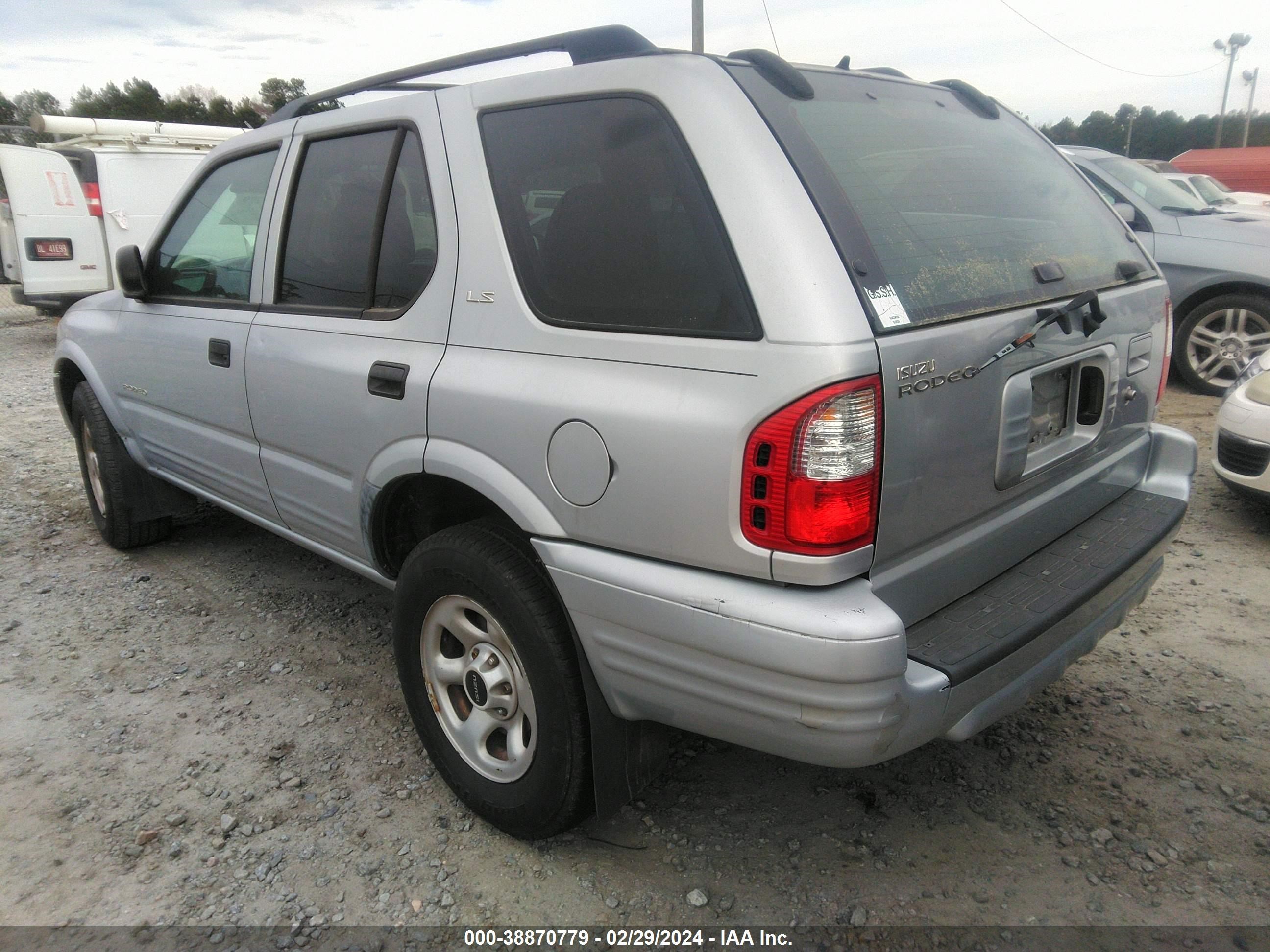 Photo 2 VIN: 4S2CK58W524301604 - ISUZU RODEO 