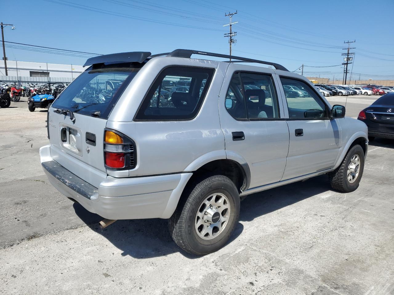 Photo 2 VIN: 4S2CK58W5W4335063 - ISUZU RODEO 