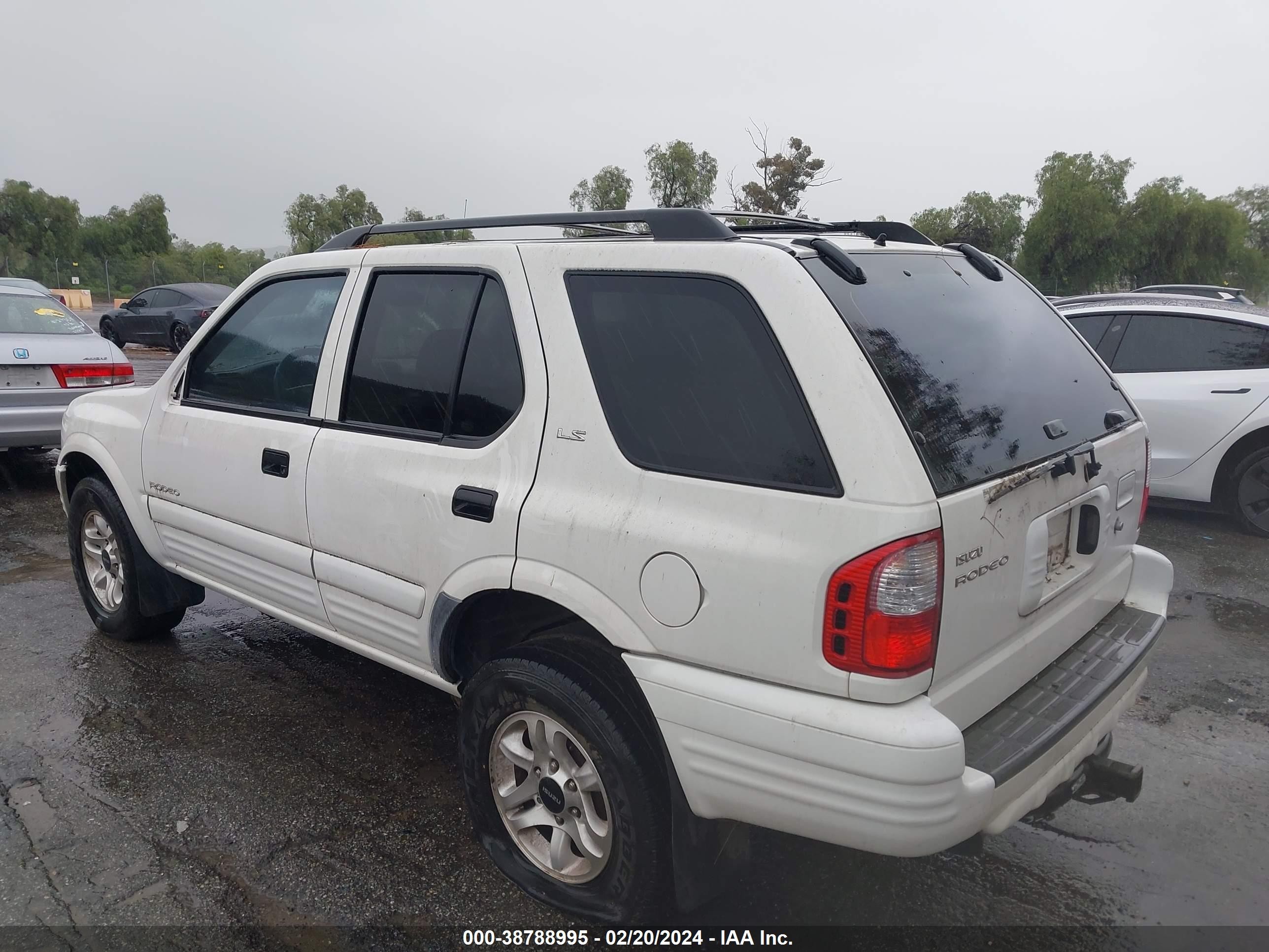 Photo 2 VIN: 4S2CK58W624322252 - ISUZU RODEO 