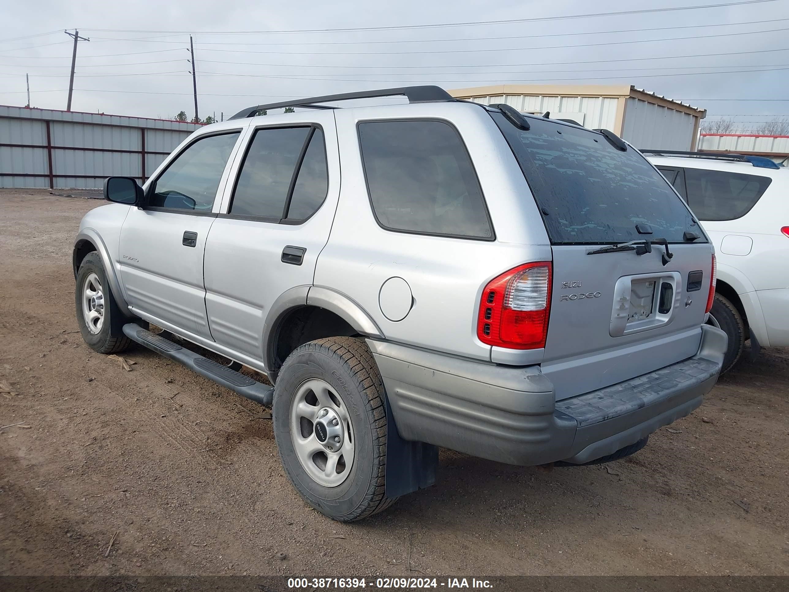 Photo 2 VIN: 4S2CK58W724321773 - ISUZU RODEO 