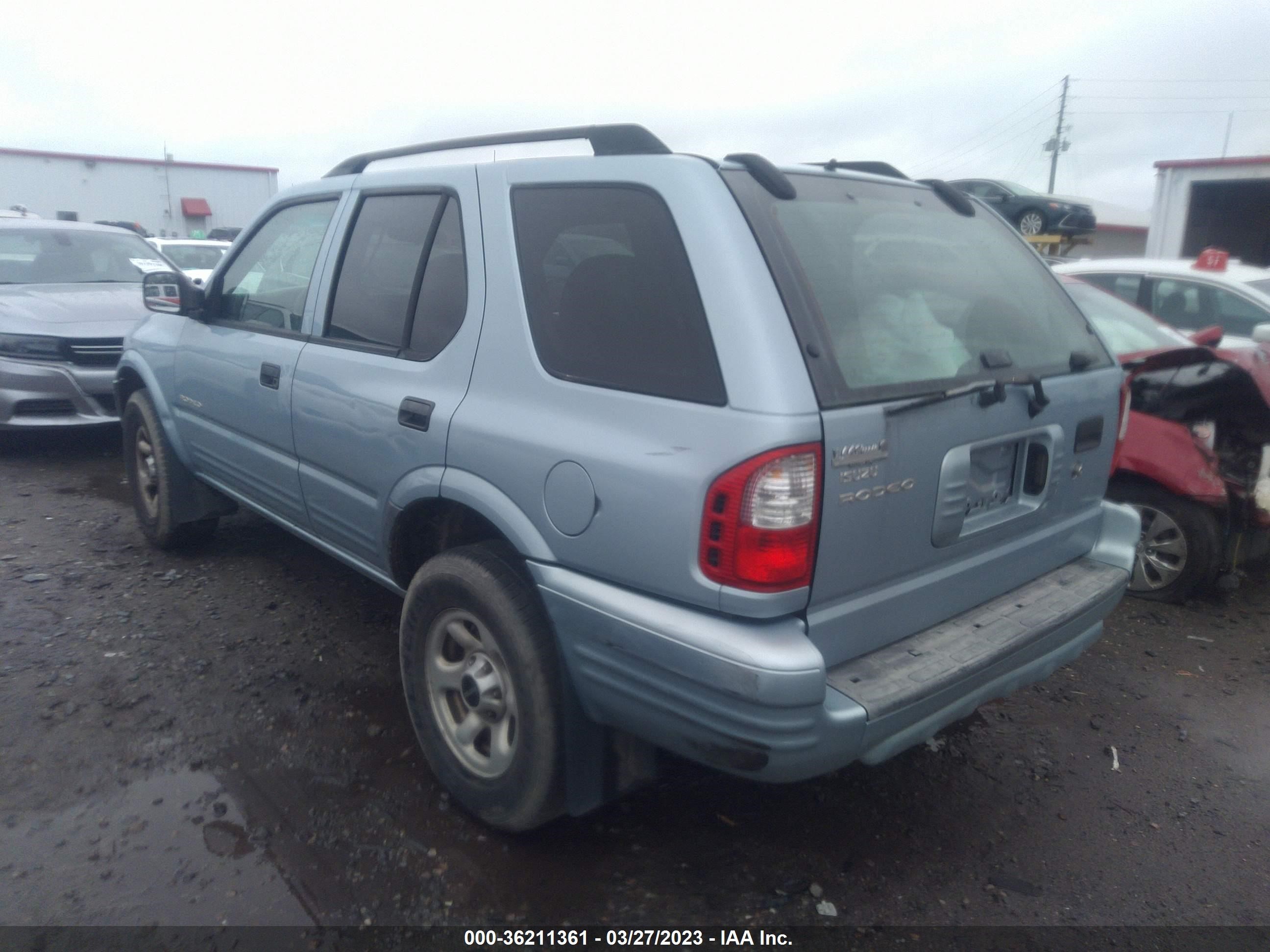 Photo 2 VIN: 4S2CK58WX44303402 - ISUZU RODEO 