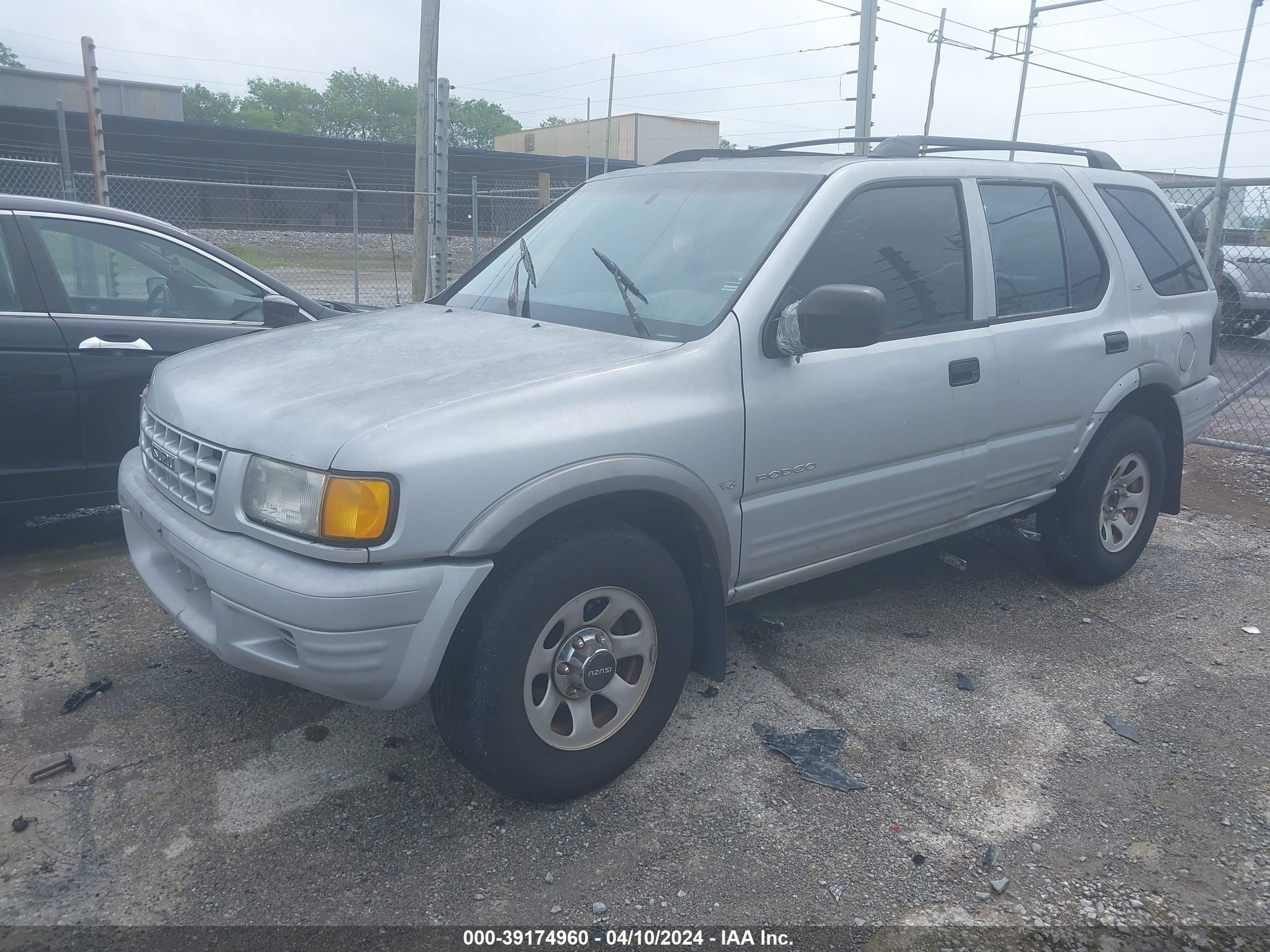 Photo 1 VIN: 4S2CK58WXX4320754 - ISUZU RODEO 