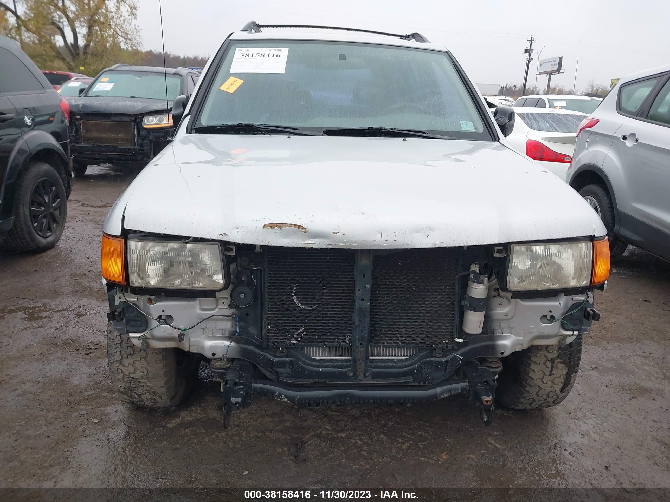 Photo 11 VIN: 4S2CK58WXX4384101 - ISUZU RODEO 