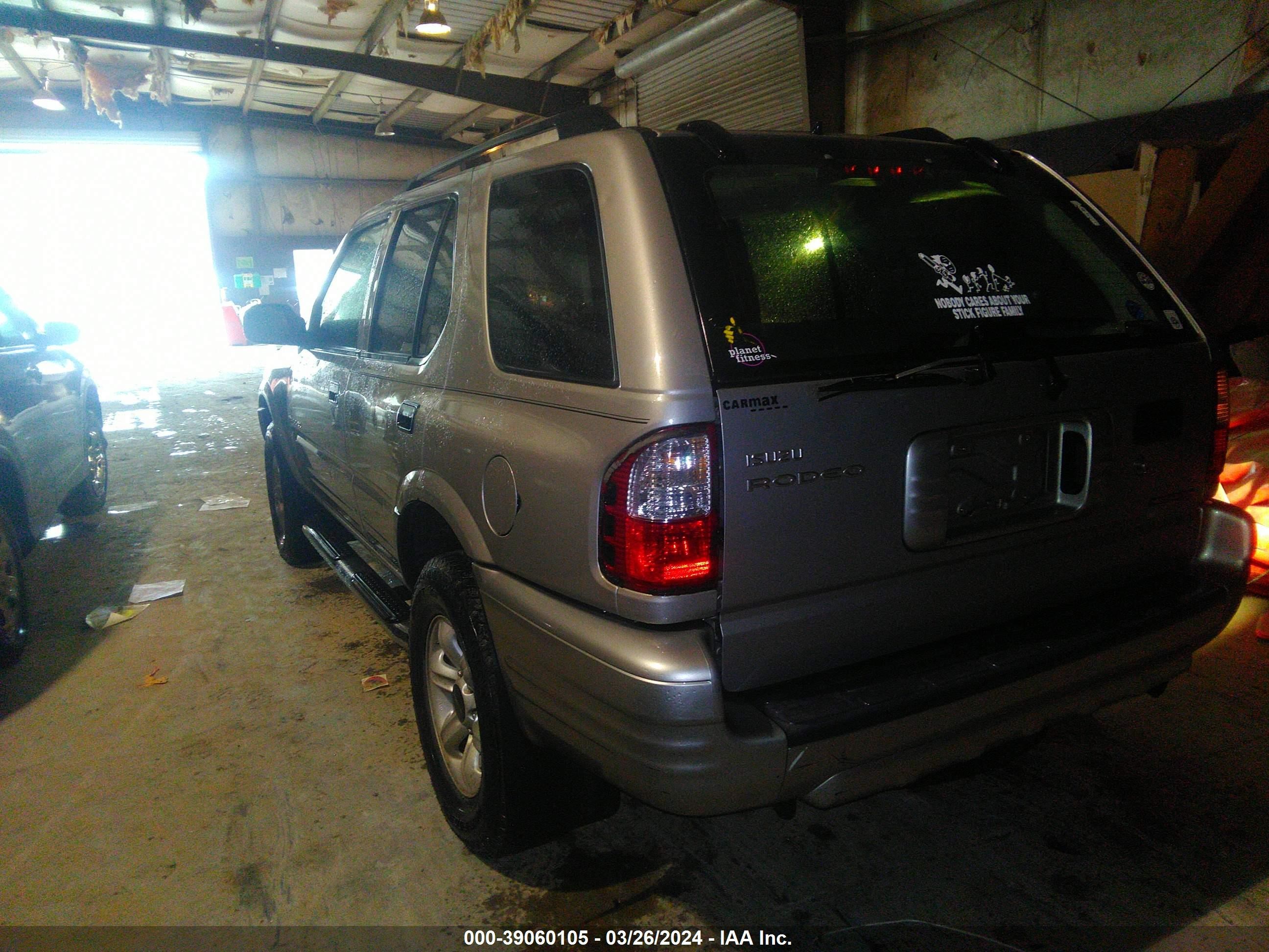 Photo 2 VIN: 4S2CK58Y444308242 - ISUZU RODEO 