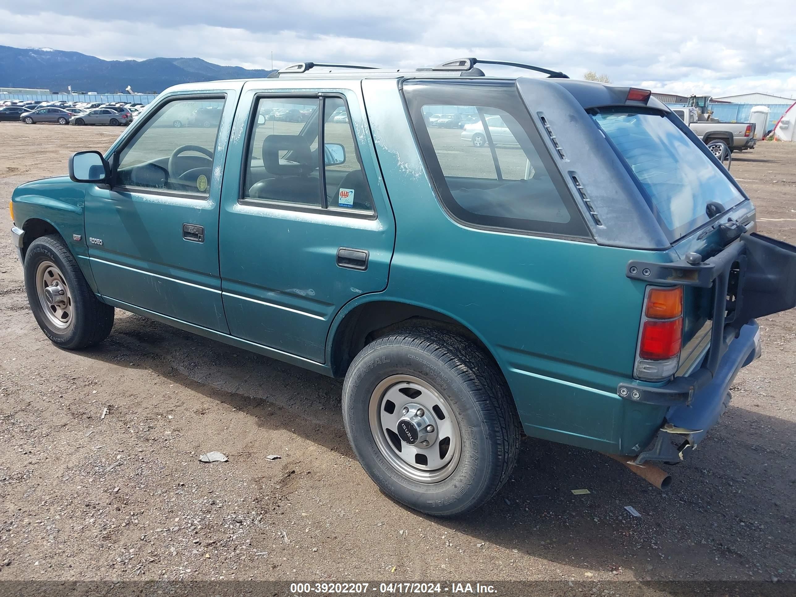 Photo 2 VIN: 4S2CM58V2T4307671 - ISUZU RODEO 