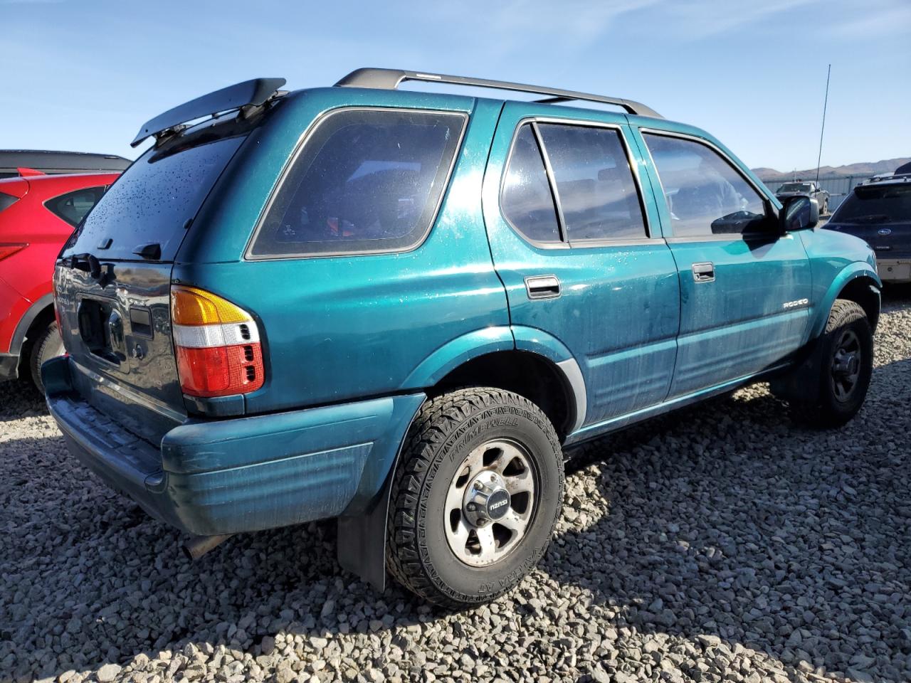 Photo 2 VIN: 4S2CM58W3W4326226 - ISUZU RODEO 