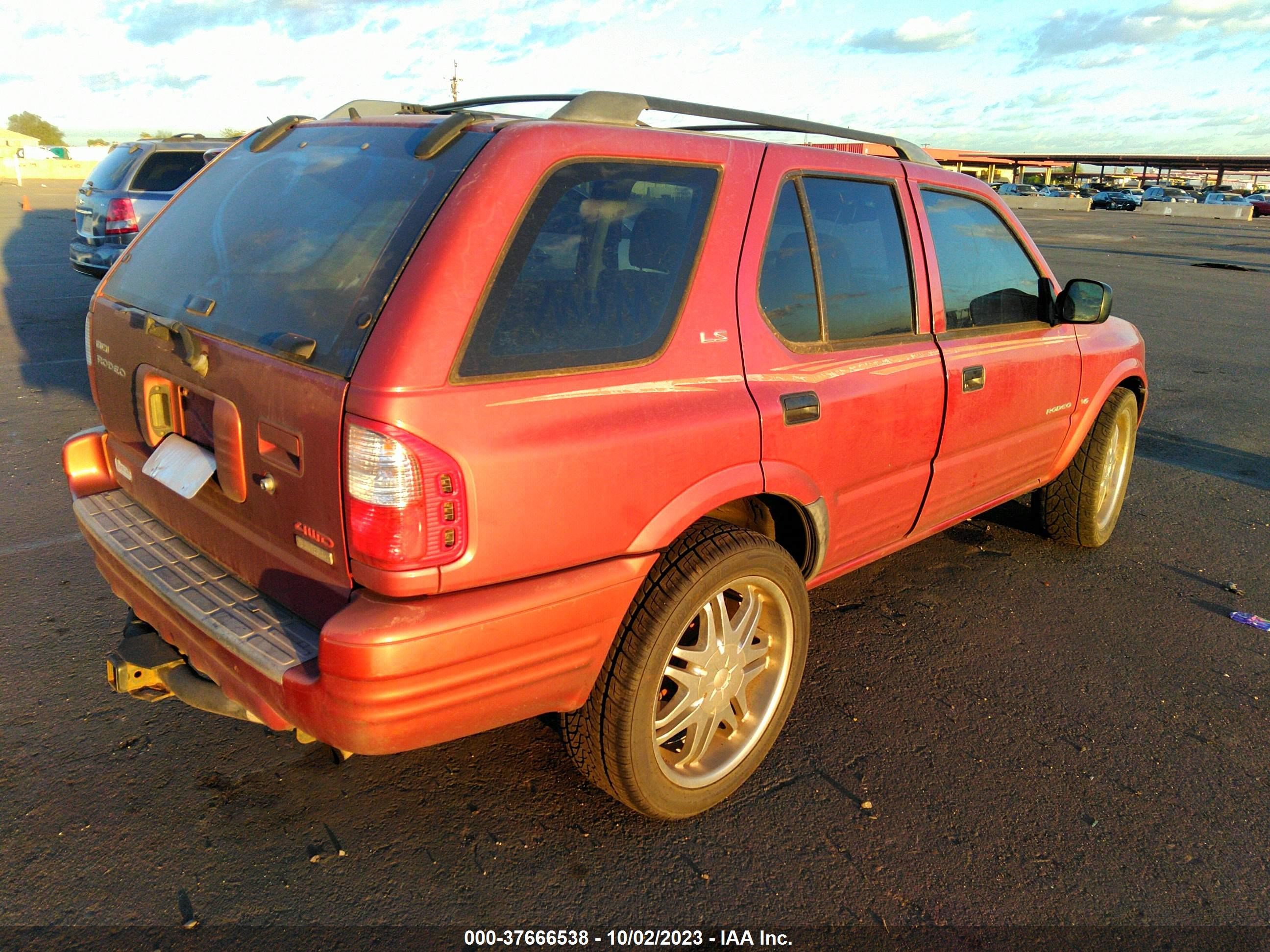 Photo 3 VIN: 4S2DM58W4Y4340806 - ISUZU RODEO 