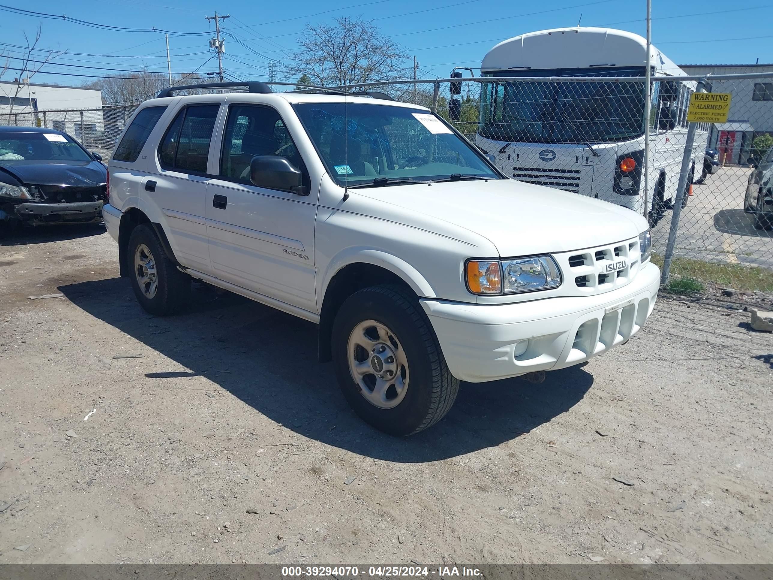 Photo 1 VIN: 4S2DM58W724315938 - ISUZU RODEO 