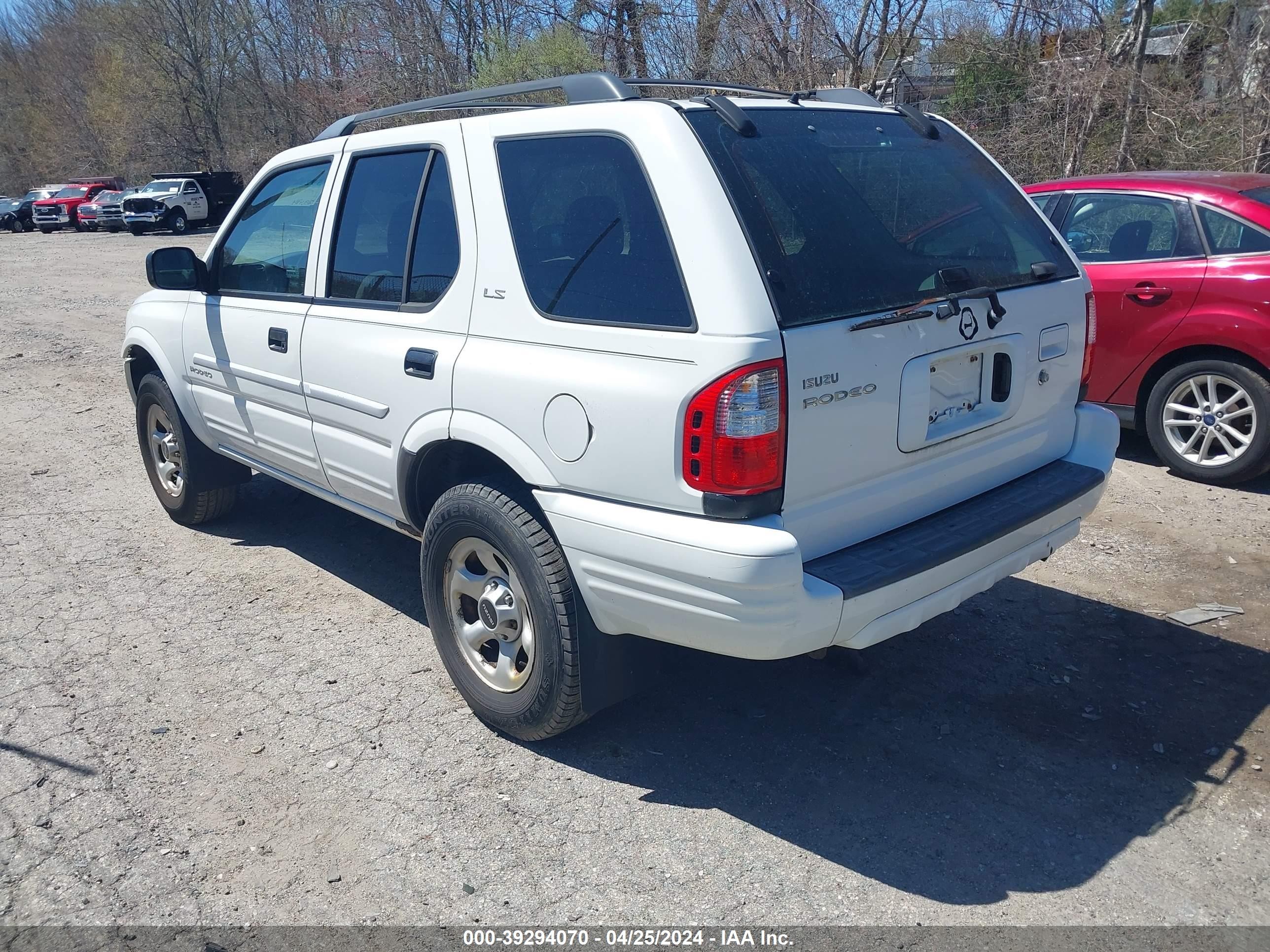 Photo 3 VIN: 4S2DM58W724315938 - ISUZU RODEO 