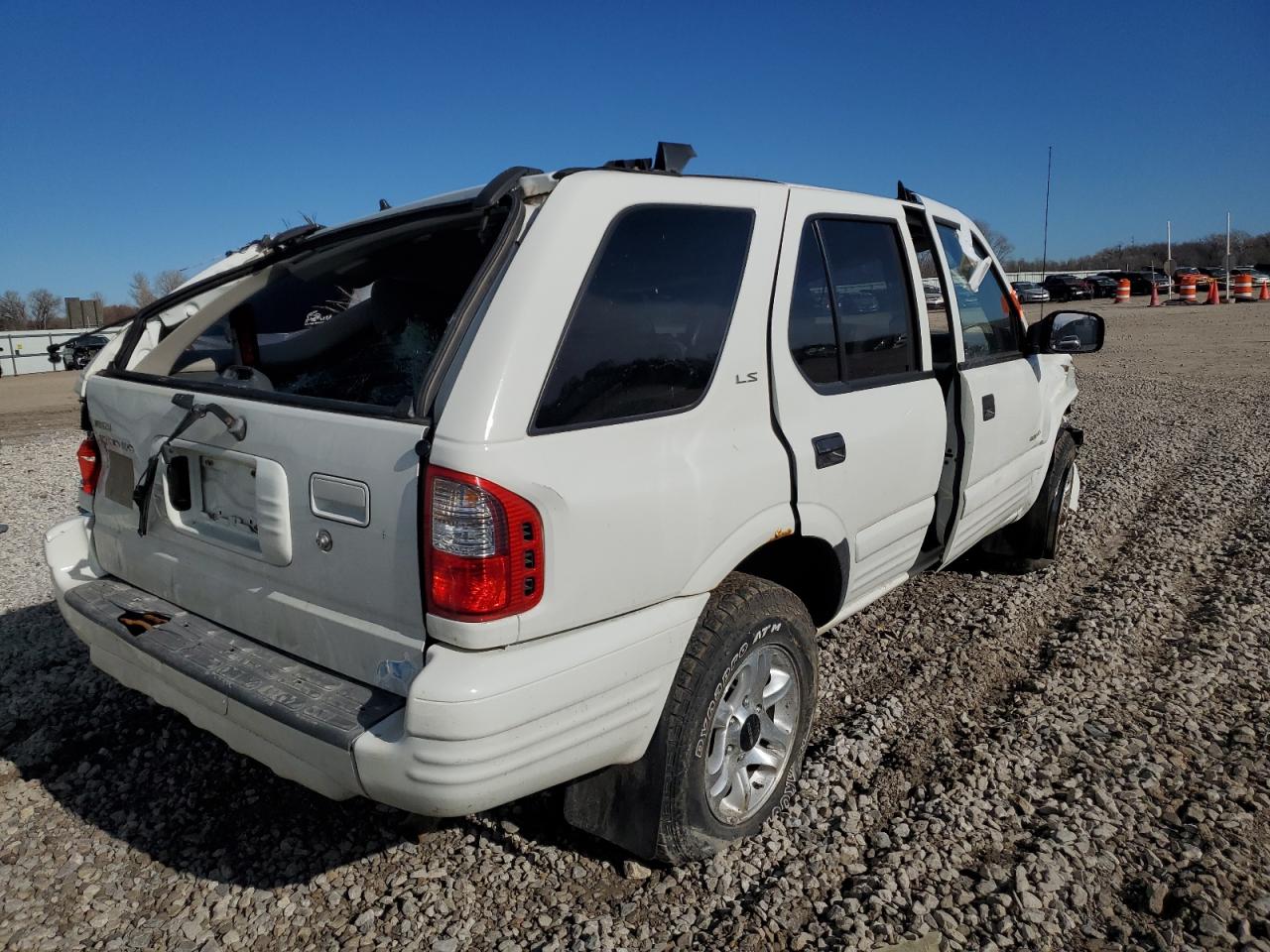 Photo 2 VIN: 4S2DM58W824342081 - ISUZU RODEO 