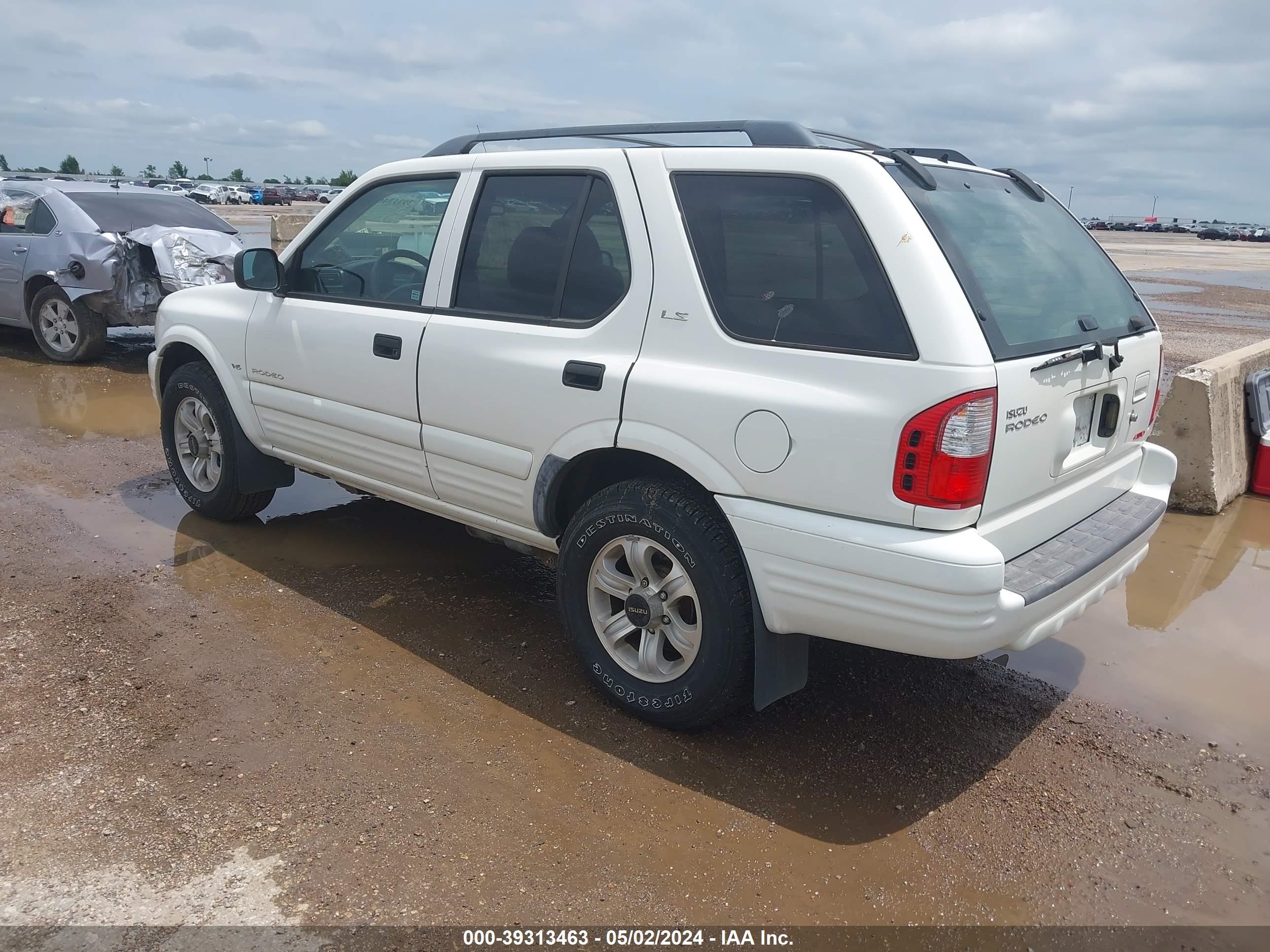 Photo 2 VIN: 4S2DM58WX14315138 - ISUZU RODEO 