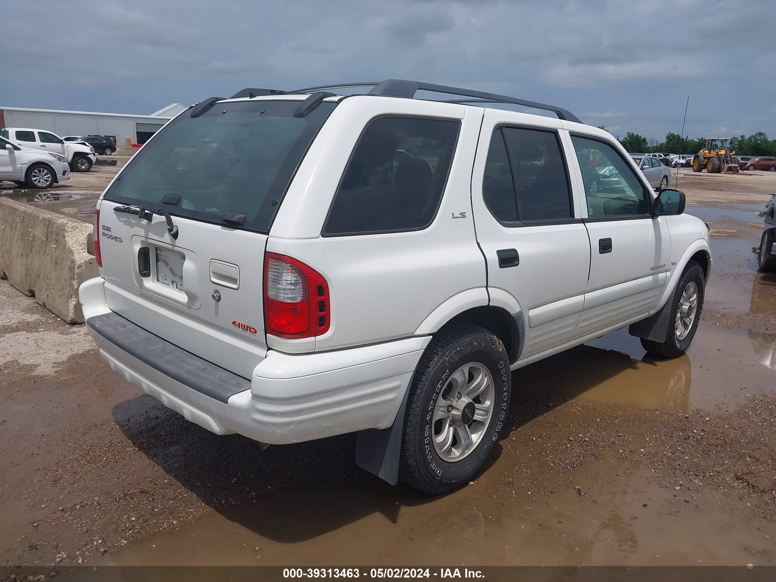 Photo 3 VIN: 4S2DM58WX14315138 - ISUZU RODEO 