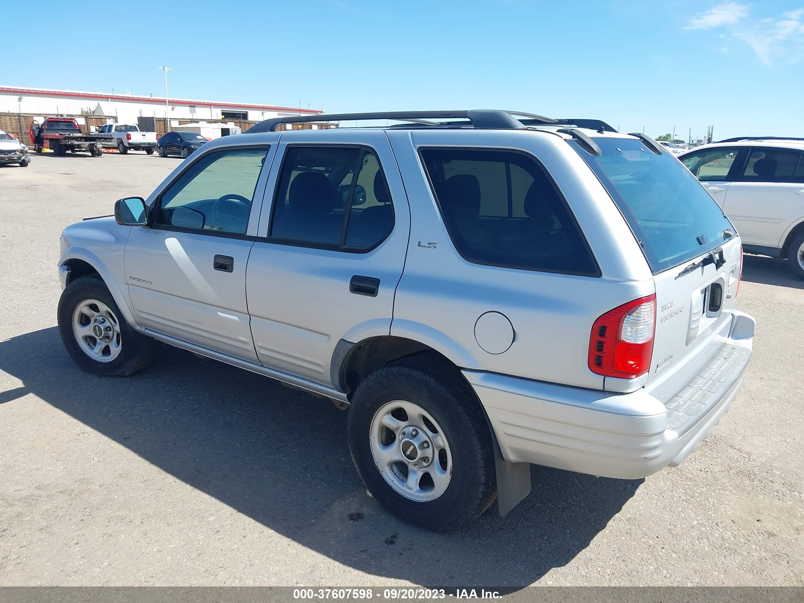 Photo 2 VIN: 4S2DM58WX24300401 - ISUZU RODEO 