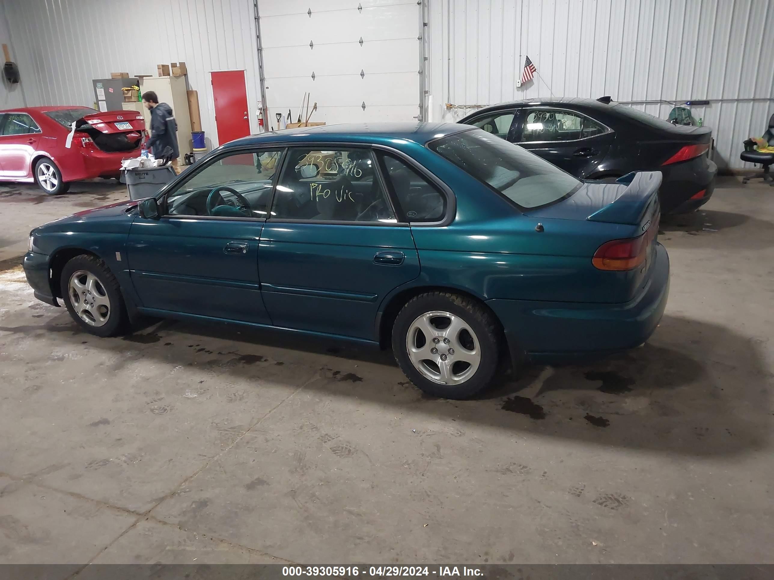 Photo 13 VIN: 4S3BD4358X7253208 - SUBARU LEGACY 