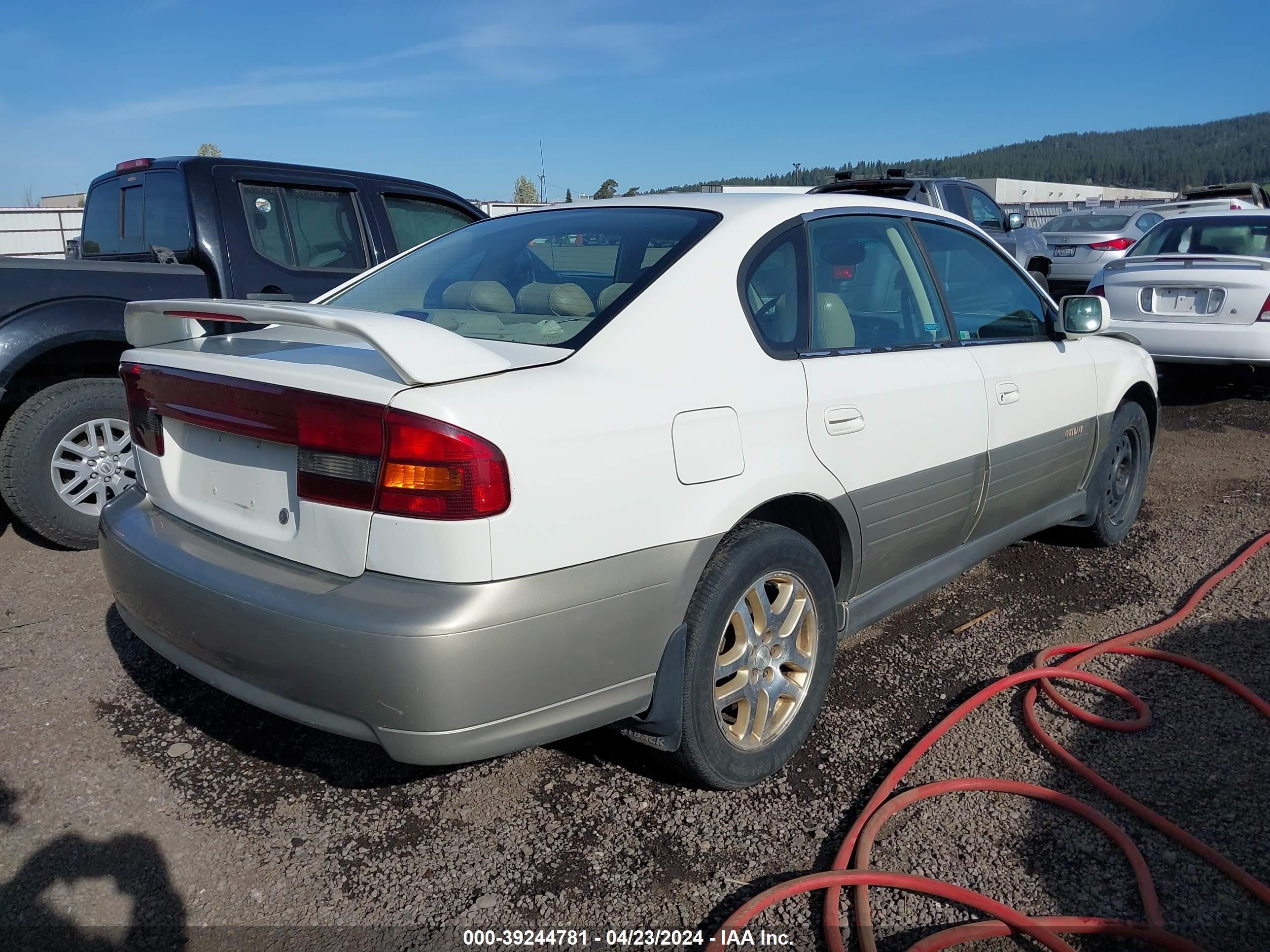 Photo 3 VIN: 4S3BE686117200478 - SUBARU OUTBACK 