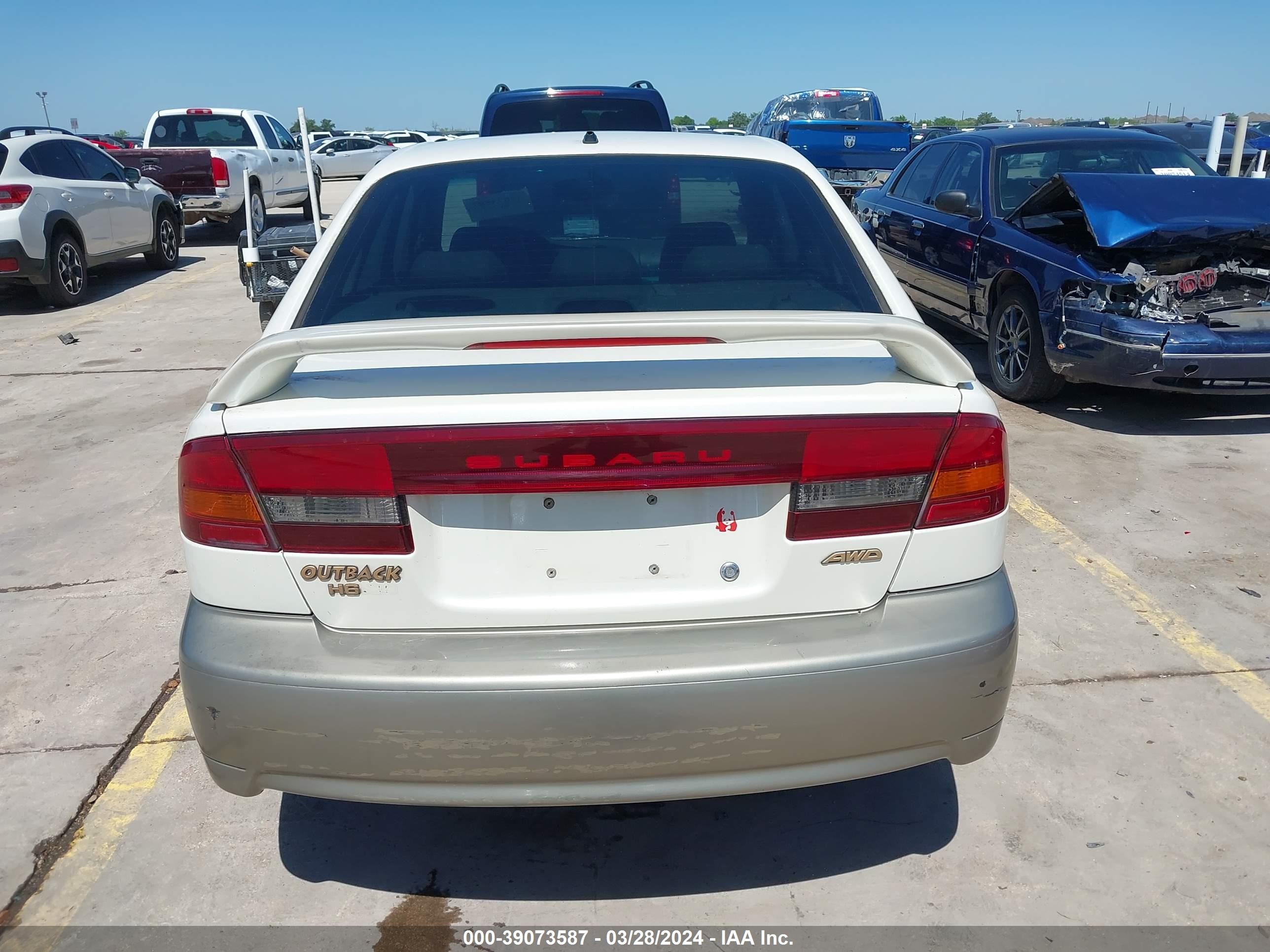 Photo 15 VIN: 4S3BE896137202857 - SUBARU OUTBACK 