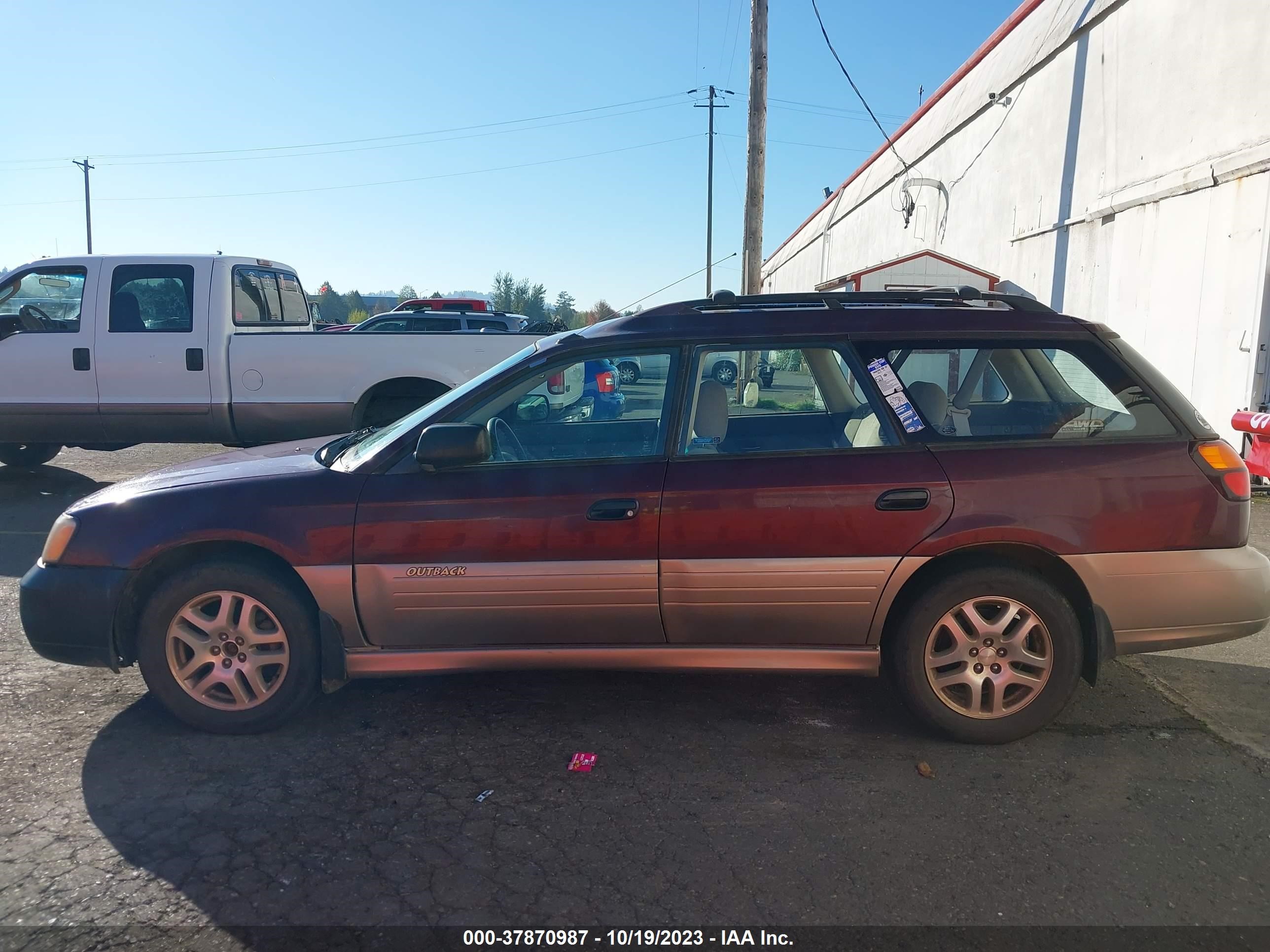 Photo 13 VIN: 4S3BH6651Y7603310 - SUBARU OUTBACK 