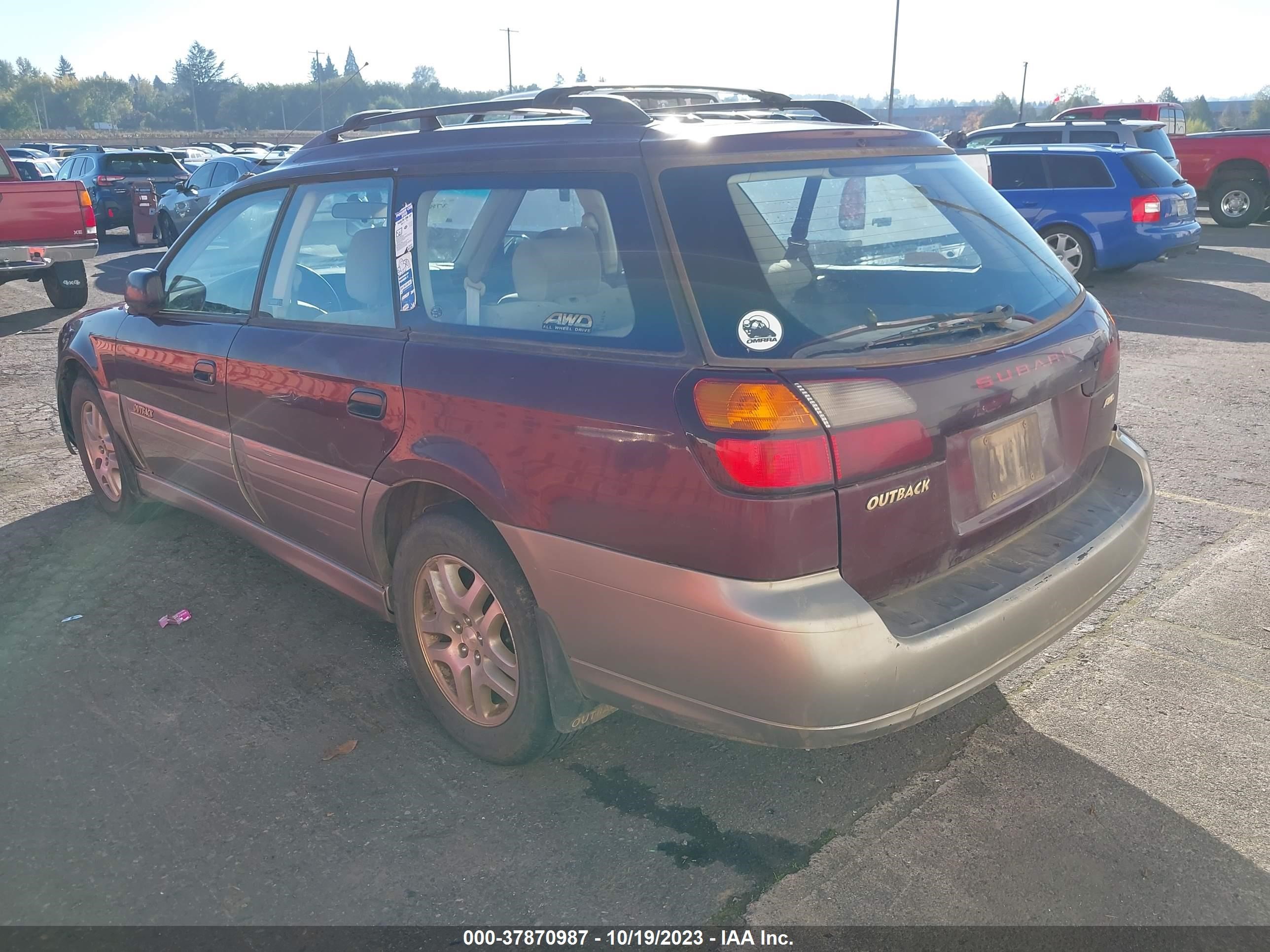 Photo 2 VIN: 4S3BH6651Y7603310 - SUBARU OUTBACK 