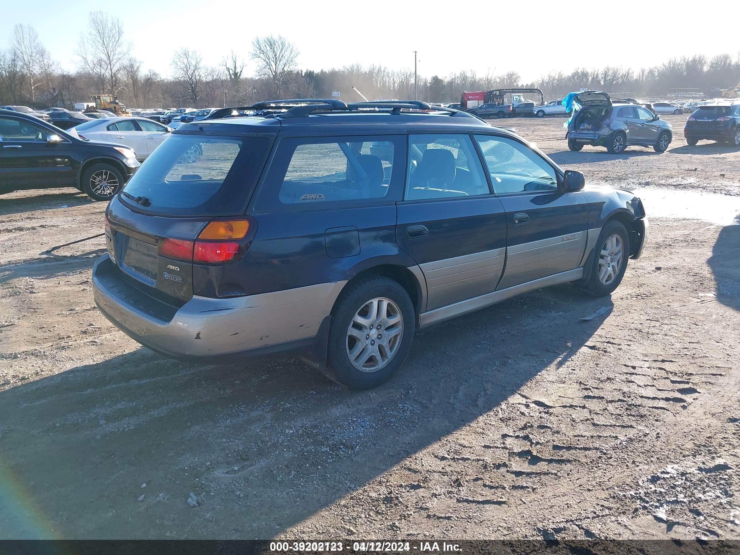 Photo 4 VIN: 4S3BH6658Y6605920 - SUBARU OUTBACK 