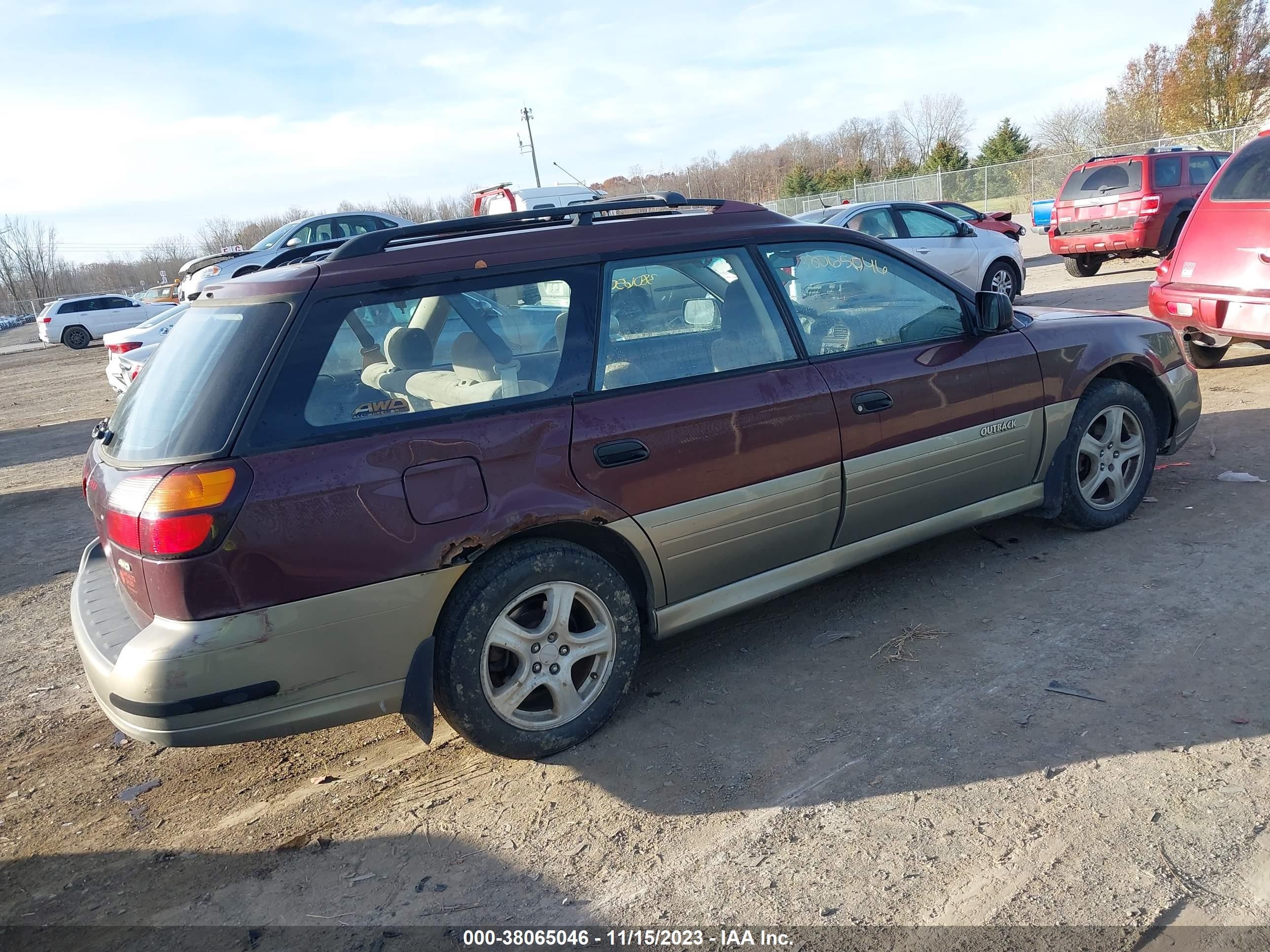 Photo 3 VIN: 4S3BH6658Y7668462 - SUBARU OUTBACK 