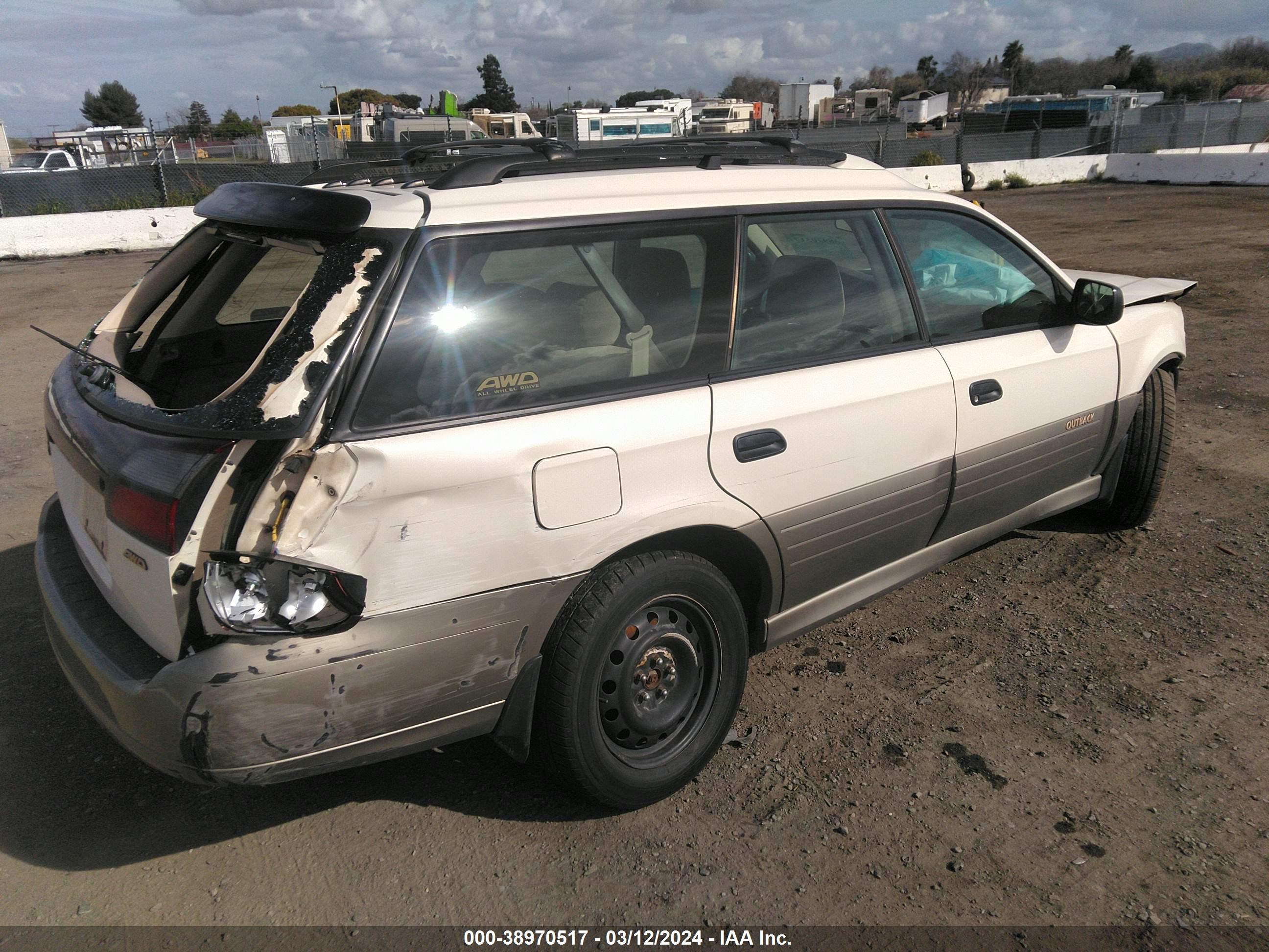 Photo 3 VIN: 4S3BH665937640811 - SUBARU OUTBACK 