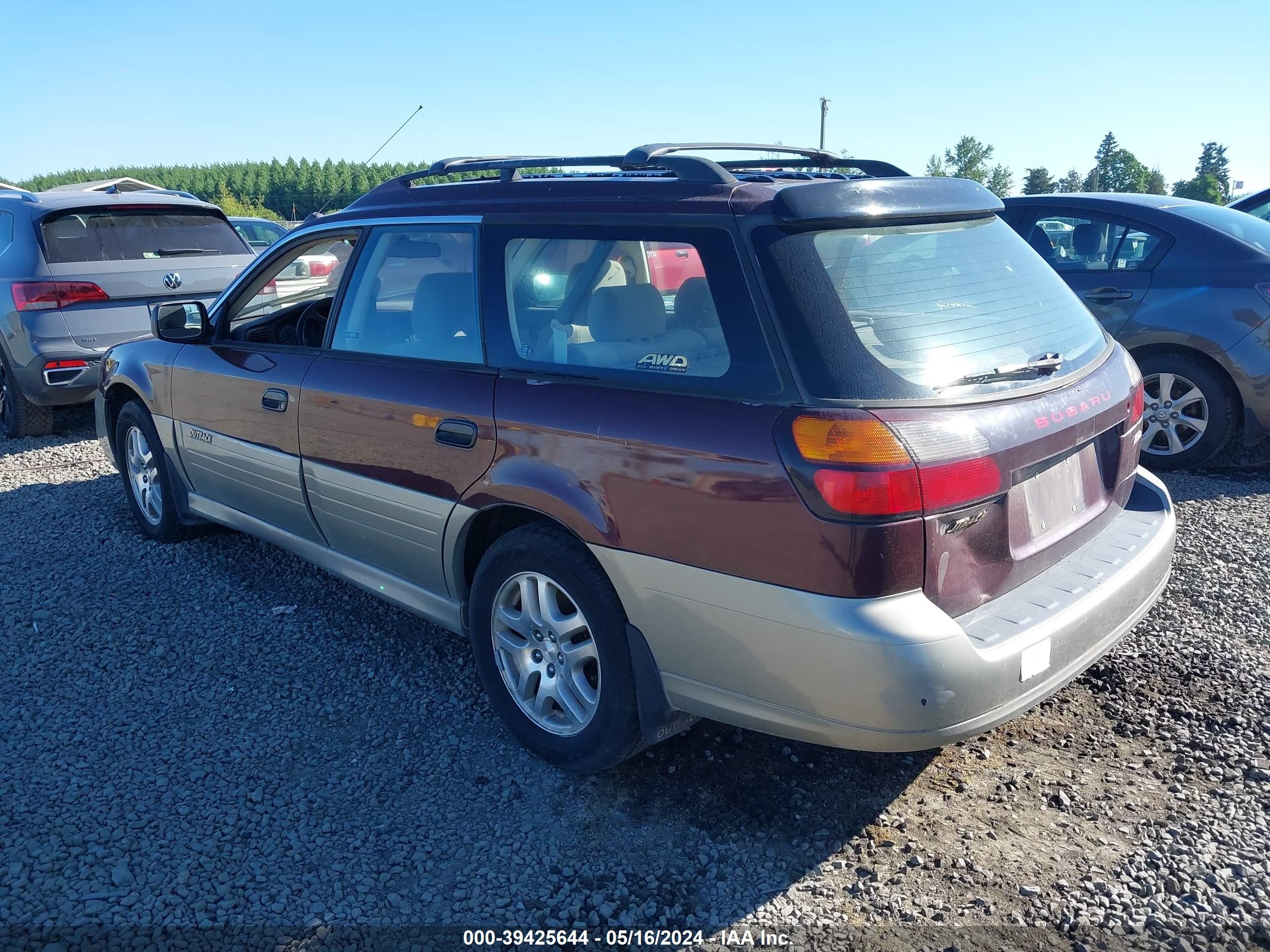 Photo 2 VIN: 4S3BH6659Y7644753 - SUBARU OUTBACK 