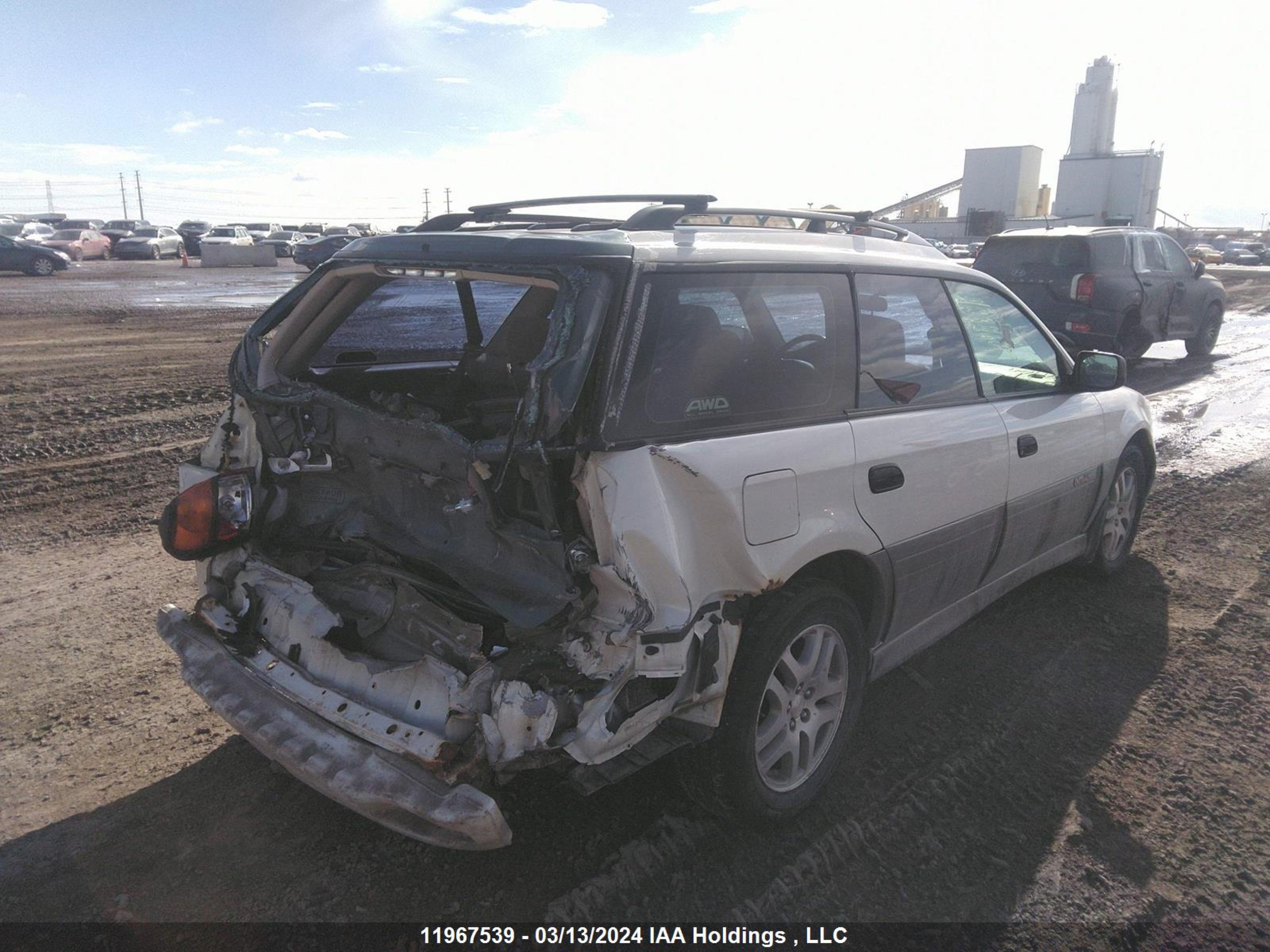 Photo 3 VIN: 4S3BH675337639538 - SUBARU OUTBACK 