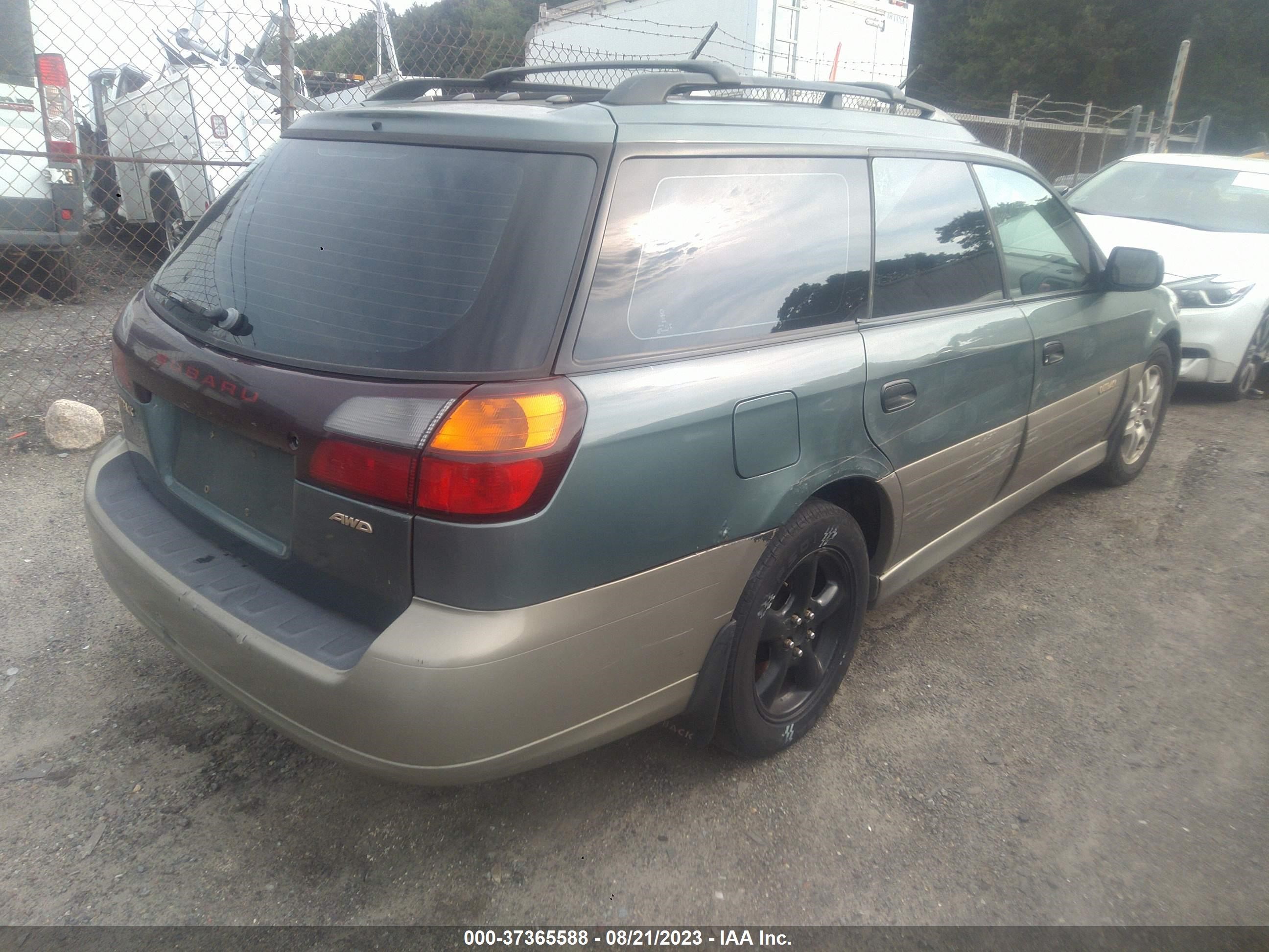 Photo 3 VIN: 4S3BH6757Y7616111 - SUBARU OUTBACK 