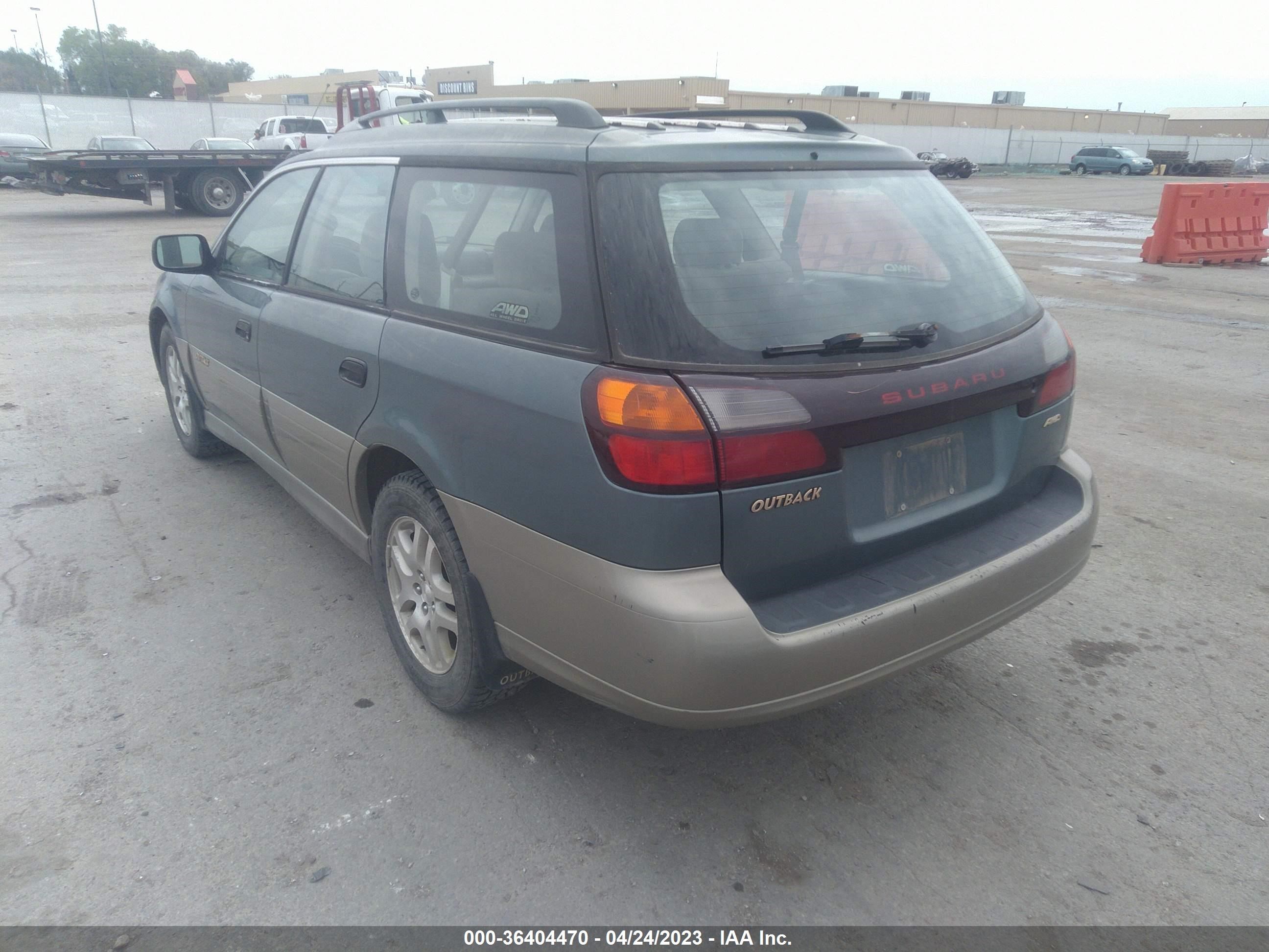 Photo 2 VIN: 4S3BH6758Y6658941 - SUBARU OUTBACK 