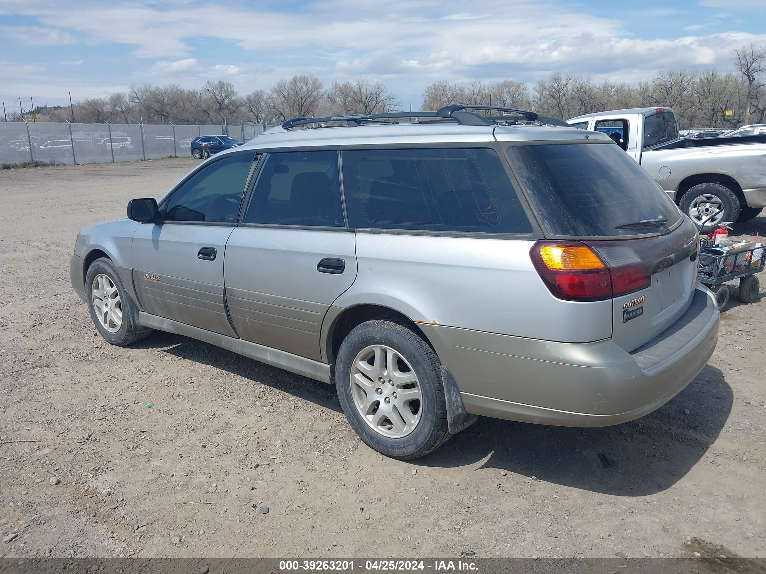 Photo 2 VIN: 4S3BH675X37622378 - SUBARU OUTBACK 