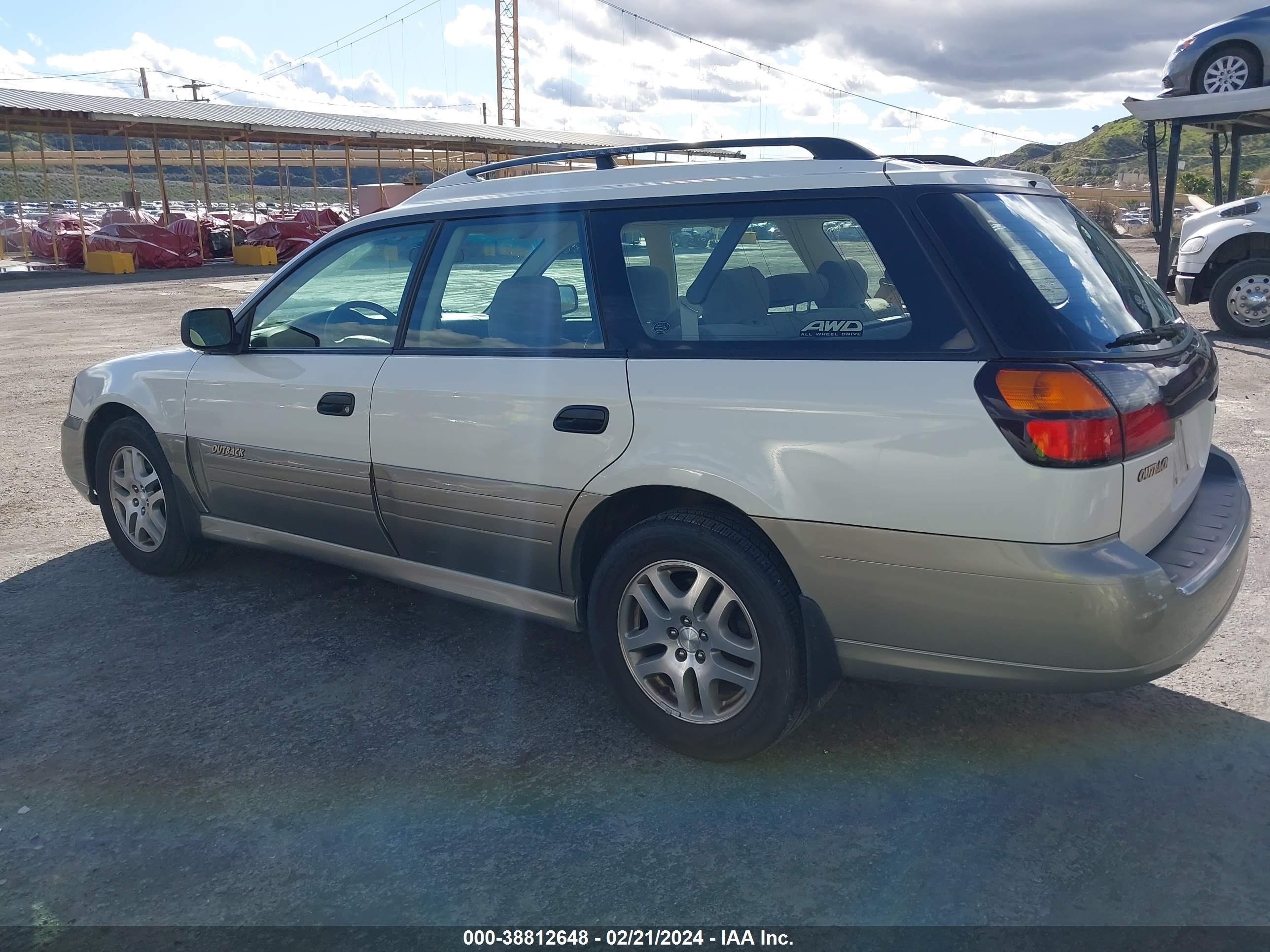 Photo 2 VIN: 4S3BH675X37625636 - SUBARU OUTBACK 