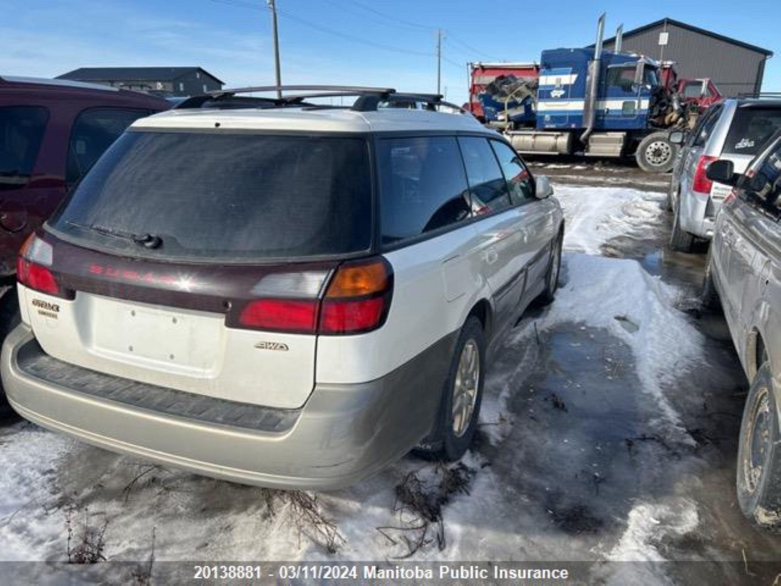 Photo 2 VIN: 4S3BH686727624420 - SUBARU OUTBACK 