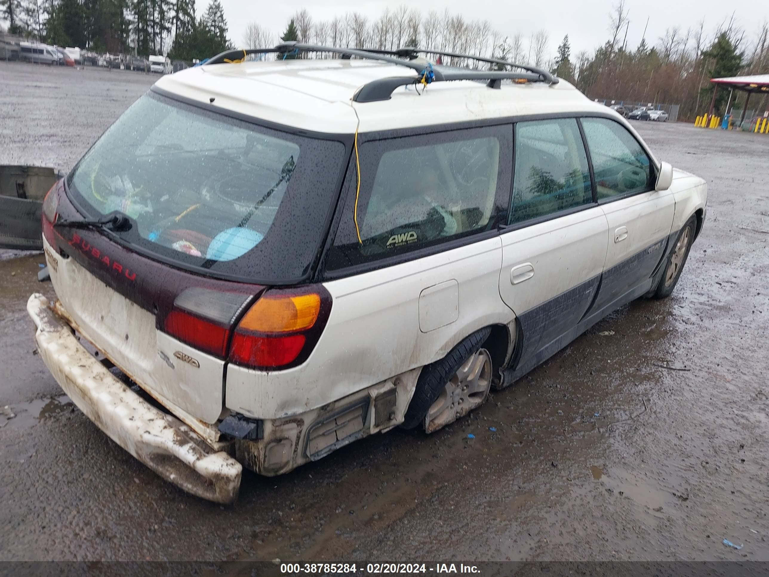 Photo 3 VIN: 4S3BH686837653703 - SUBARU OUTBACK 