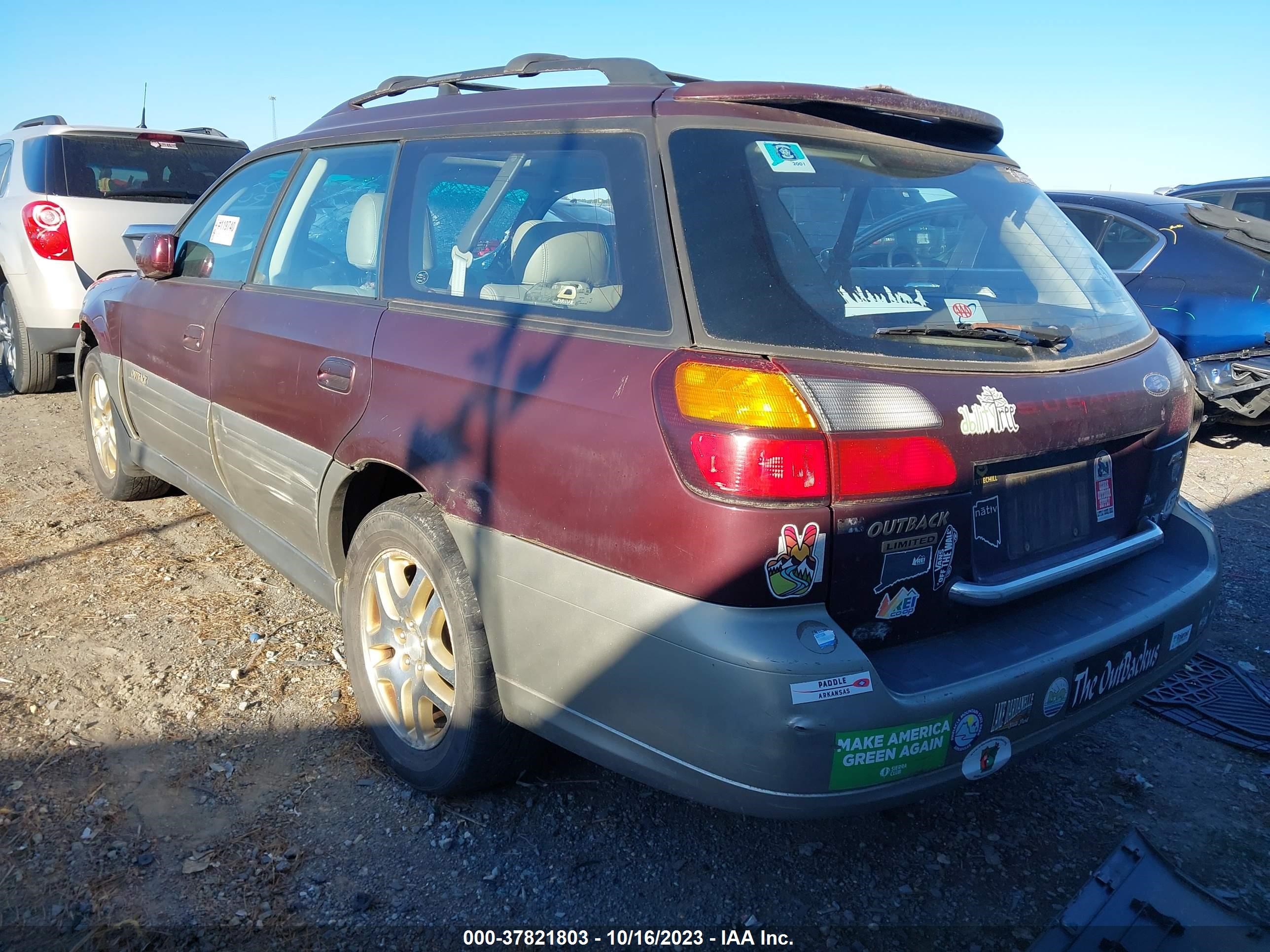 Photo 2 VIN: 4S3BH6868Y7666989 - SUBARU OUTBACK 