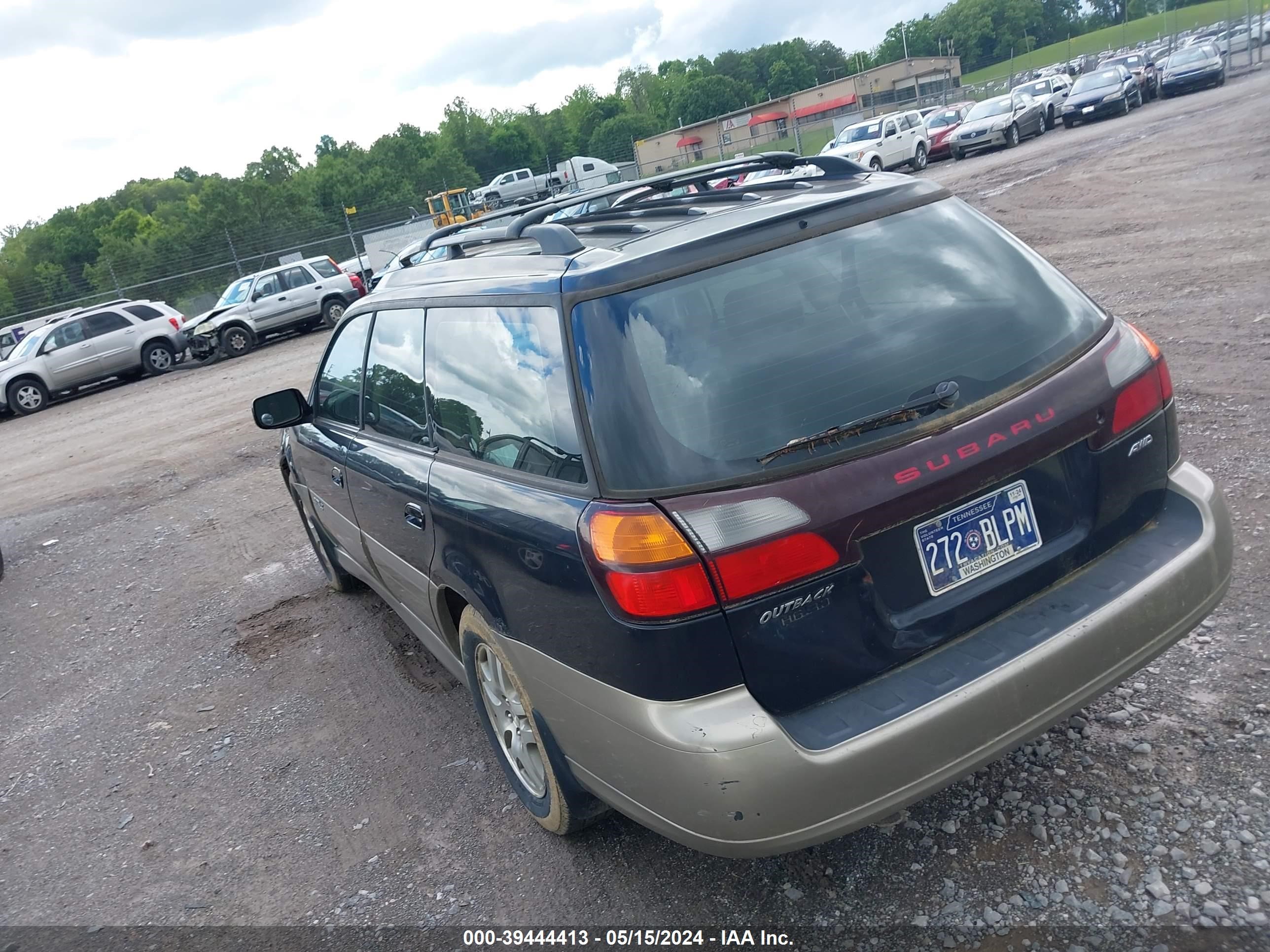 Photo 2 VIN: 4S3BH815847639119 - SUBARU OUTBACK 