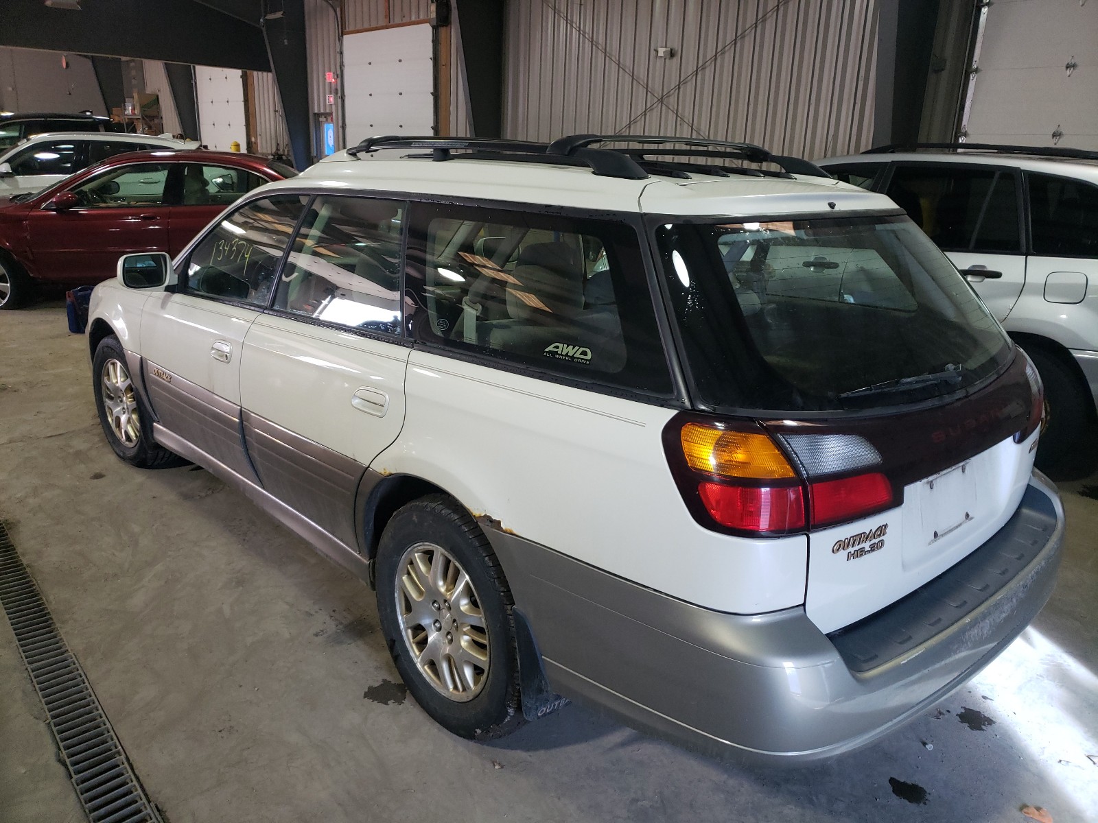 Photo 2 VIN: 4S3BH895037654376 - SUBARU LEGACY OUT 