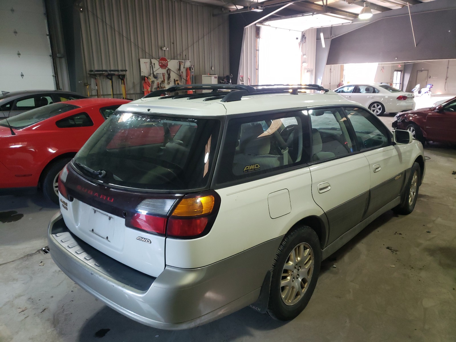 Photo 3 VIN: 4S3BH895037654376 - SUBARU LEGACY OUT 