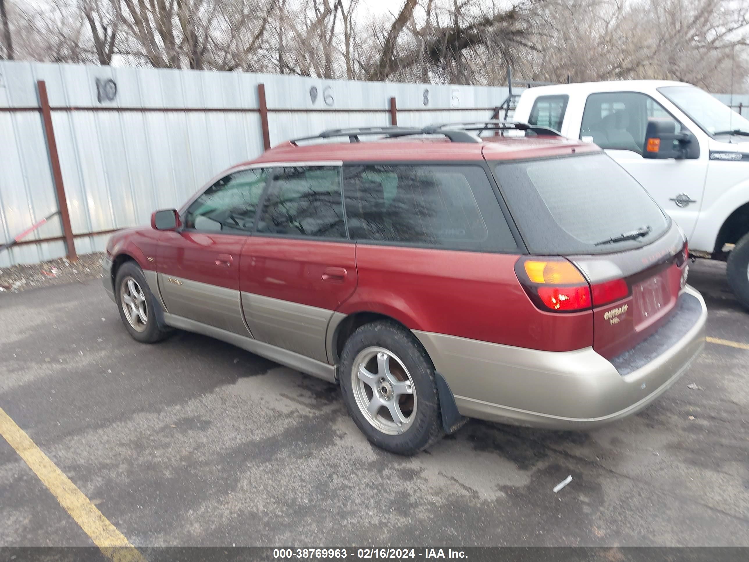 Photo 2 VIN: 4S3BH896027645085 - SUBARU OUTBACK 