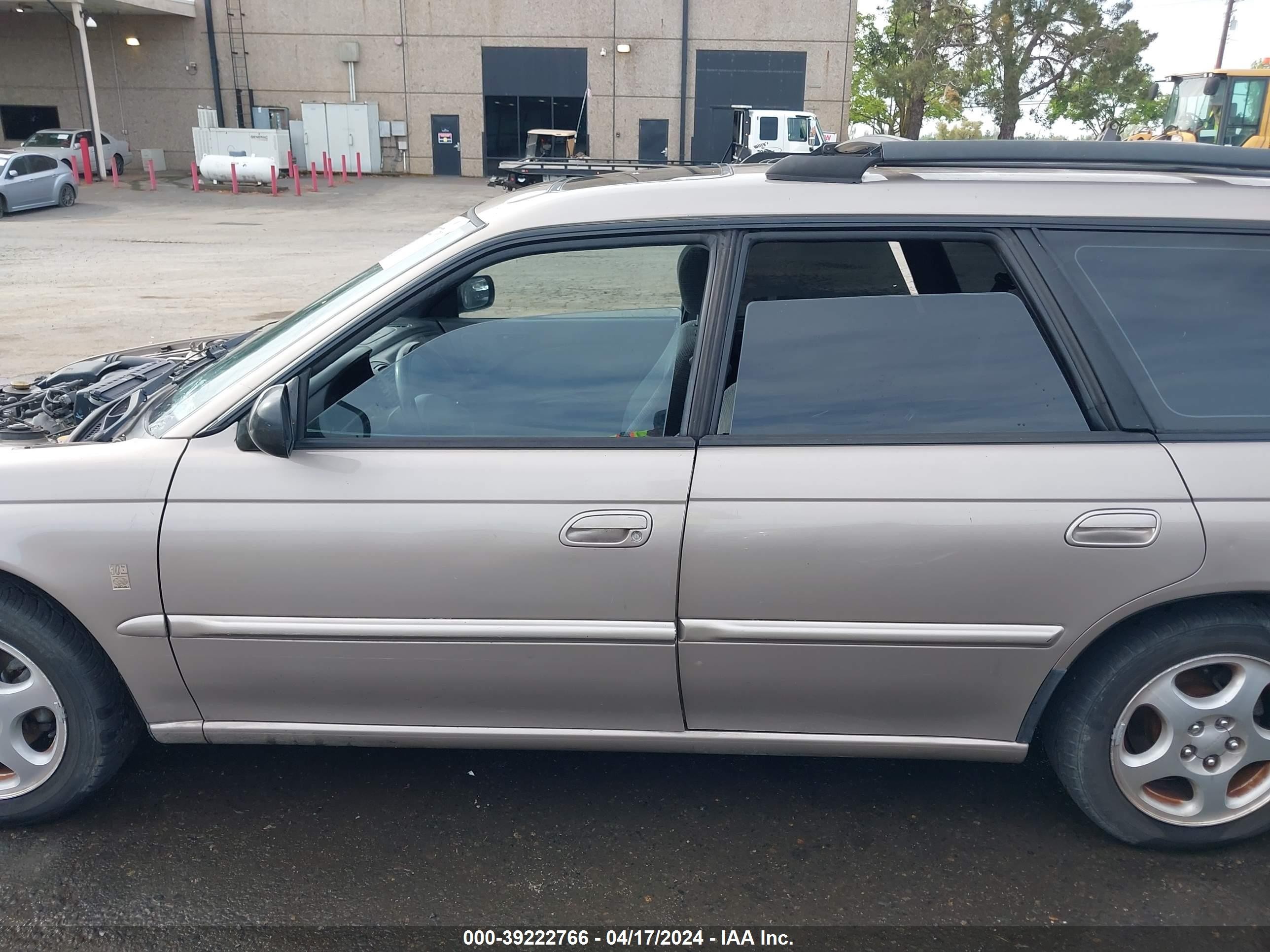 Photo 14 VIN: 4S3BK4351X7311925 - SUBARU LEGACY 