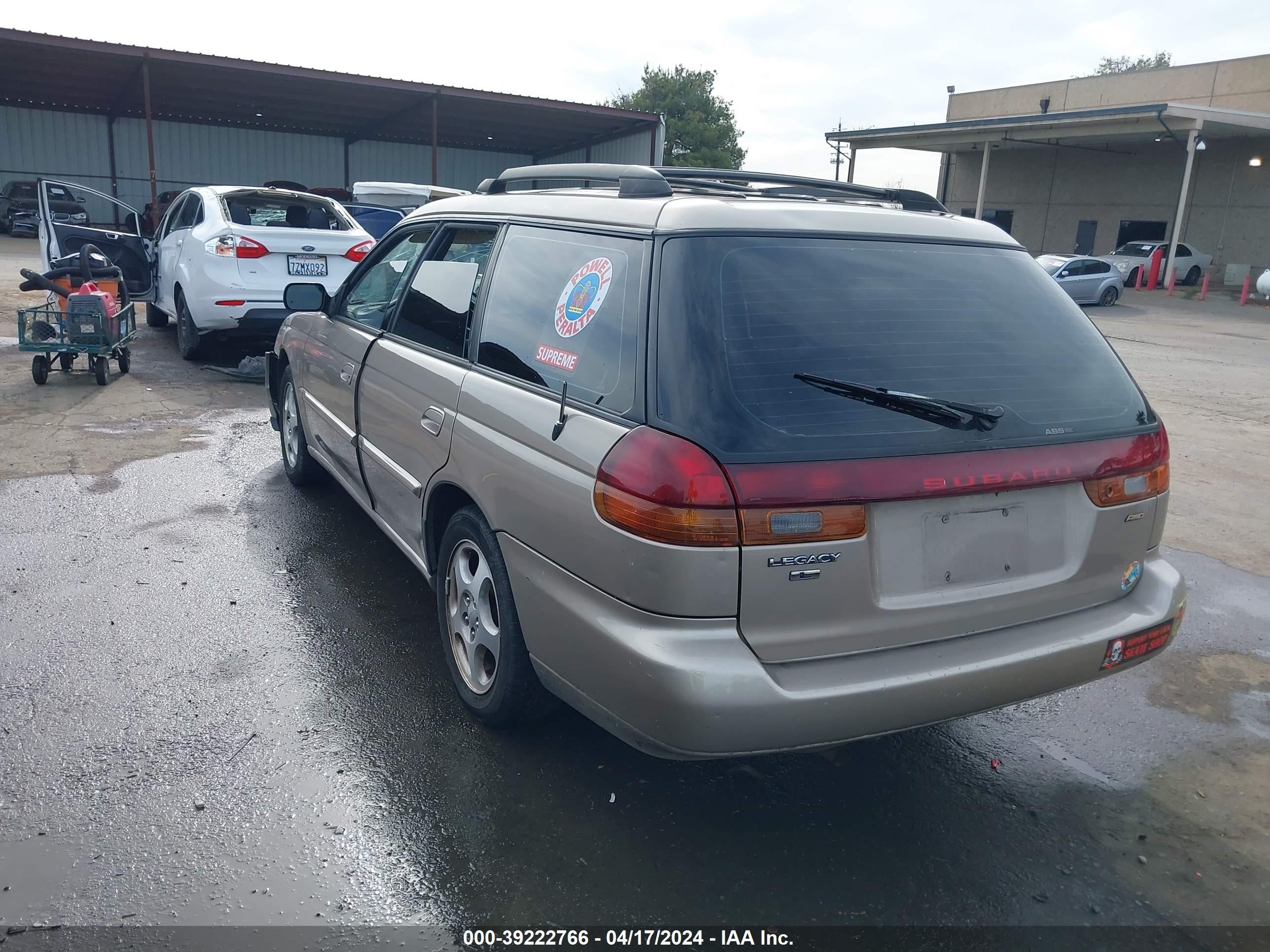 Photo 2 VIN: 4S3BK4351X7311925 - SUBARU LEGACY 