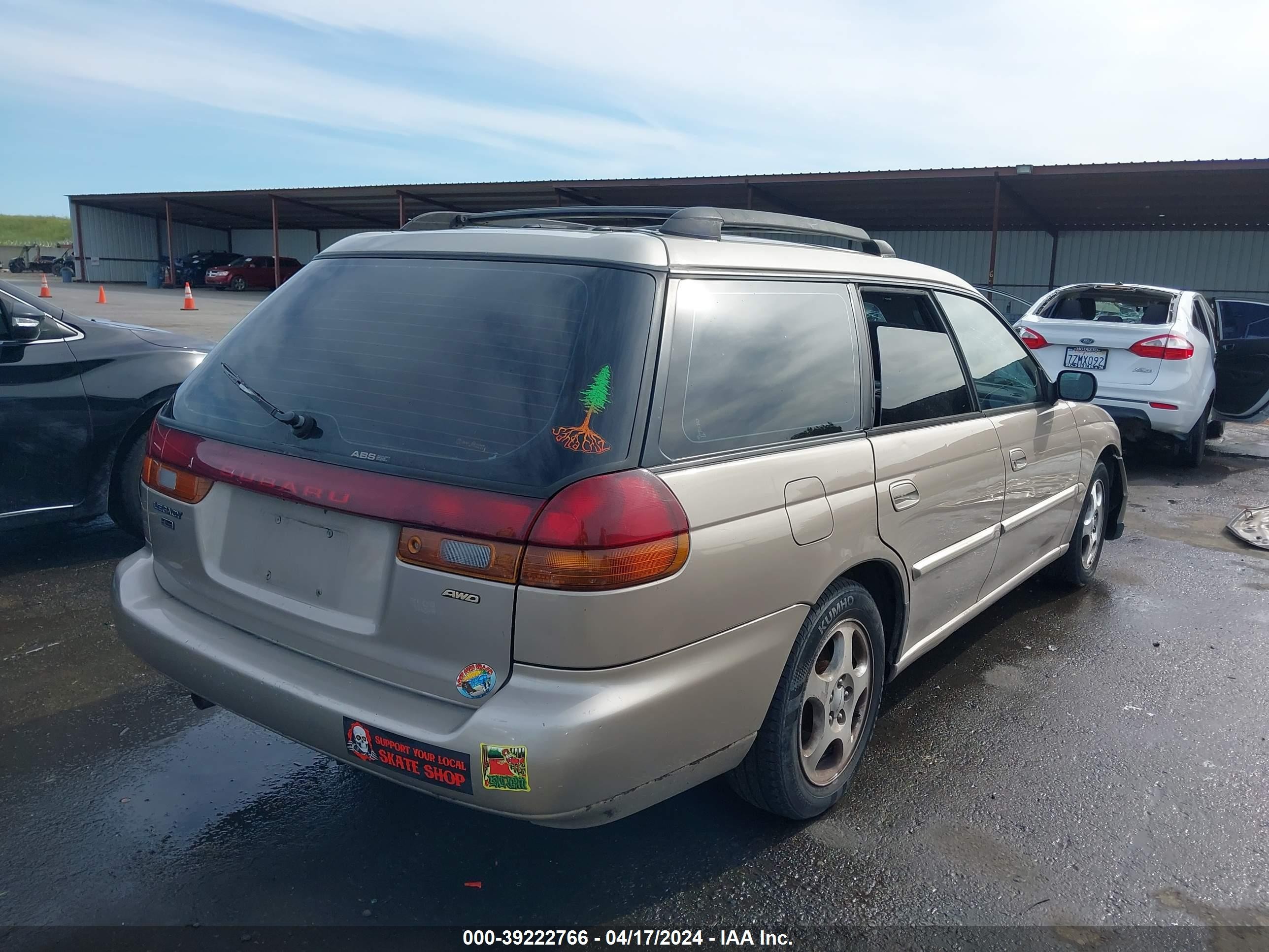 Photo 3 VIN: 4S3BK4351X7311925 - SUBARU LEGACY 