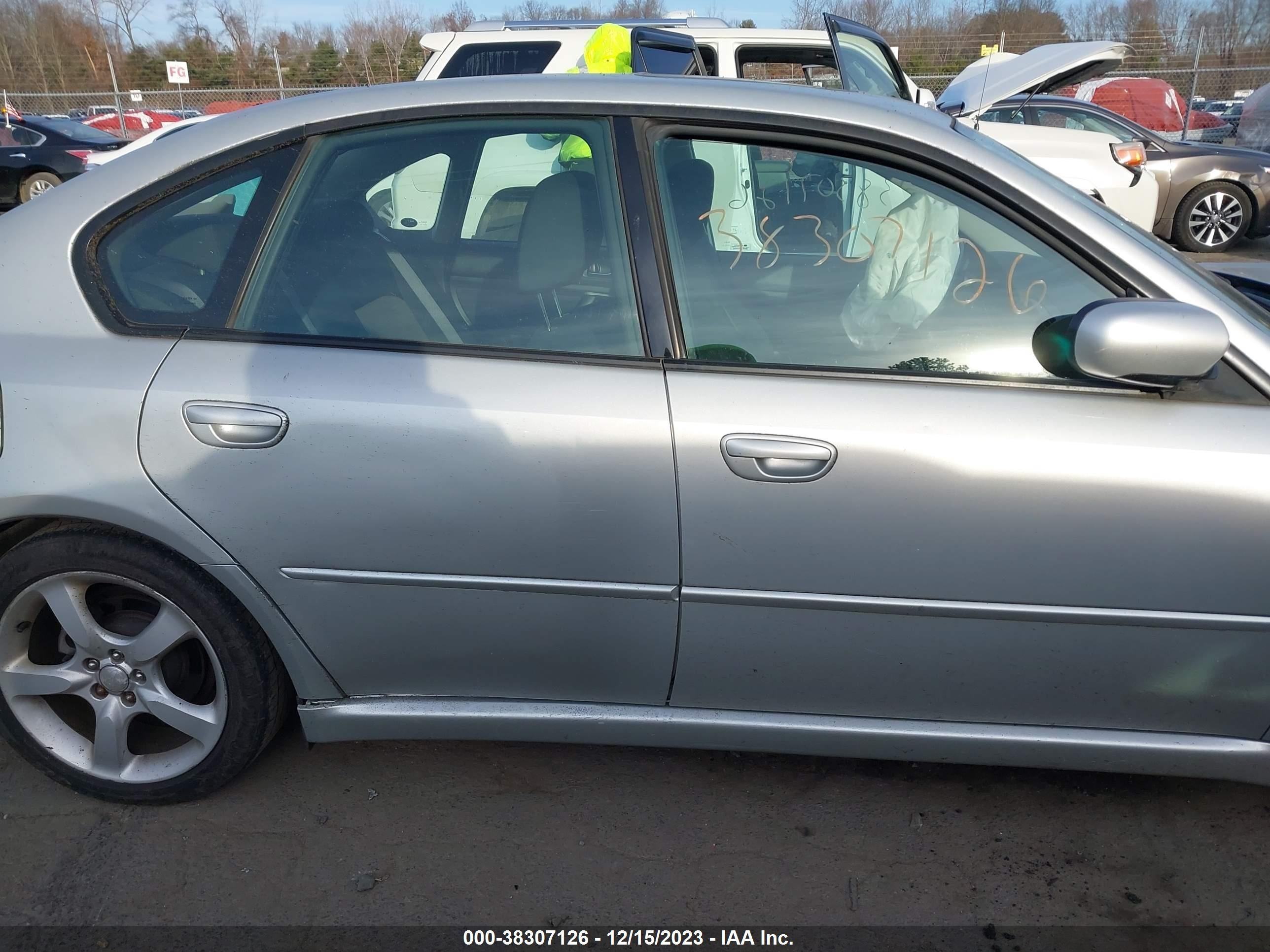 Photo 13 VIN: 4S3BL626867202007 - SUBARU LEGACY 