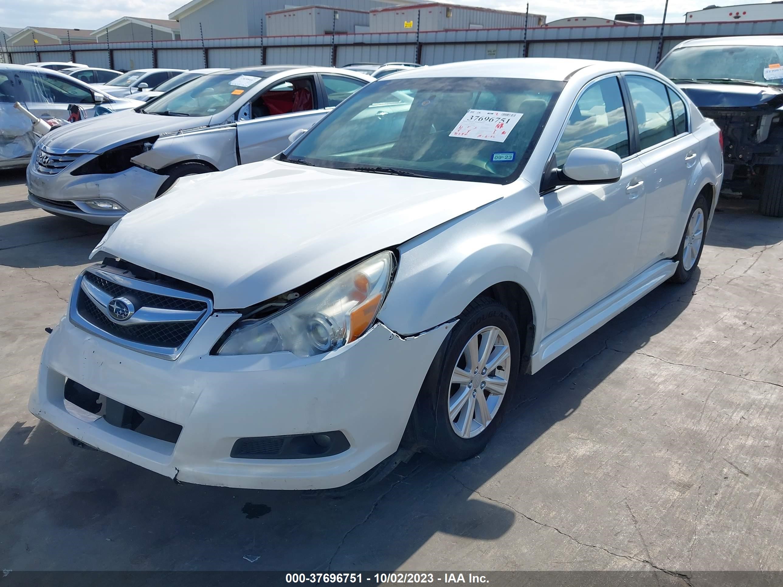 Photo 1 VIN: 4S3BMBA61C3022636 - SUBARU LEGACY 